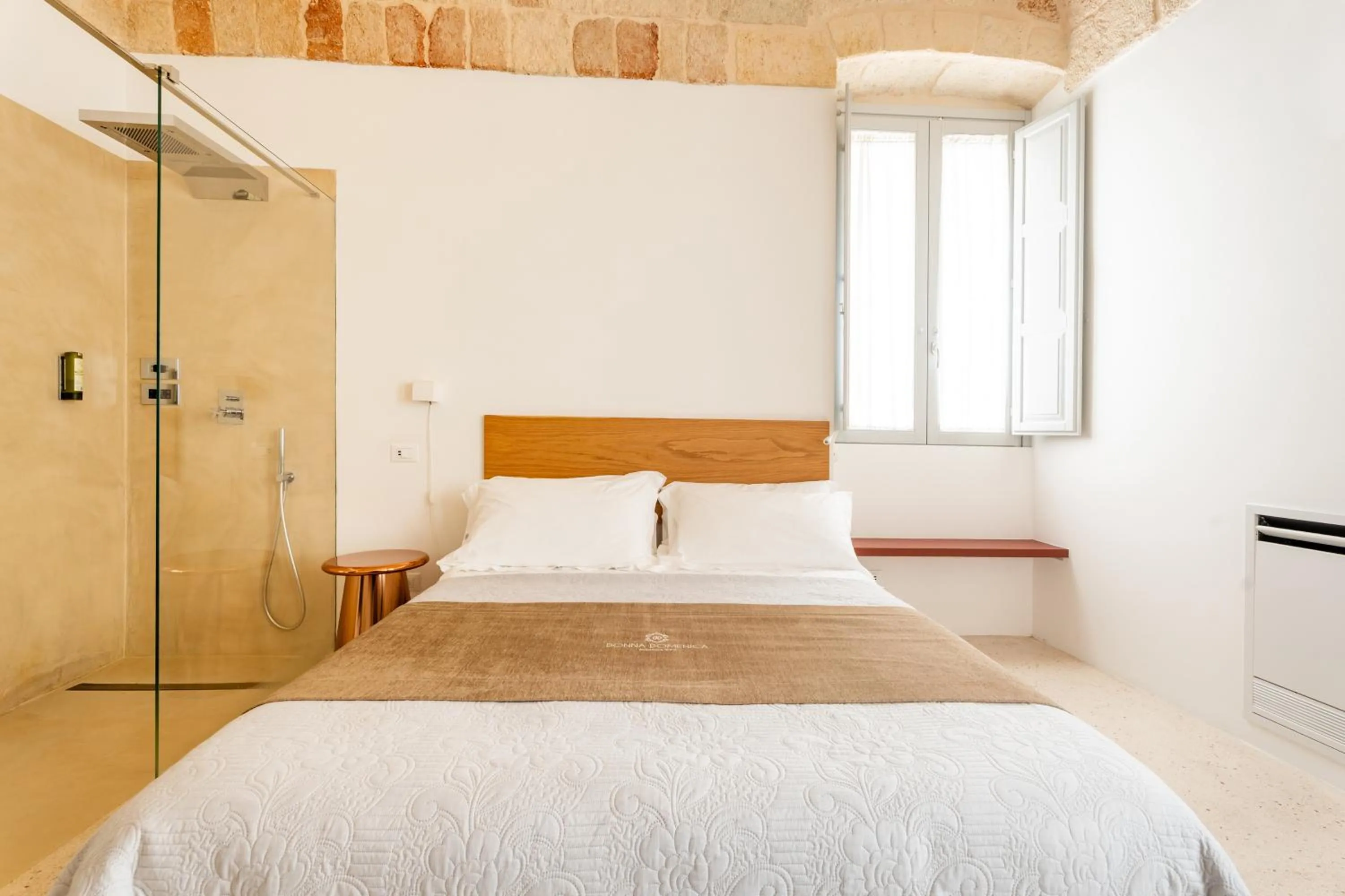 Shower, Bed in Donna Domenica Boutique Suites