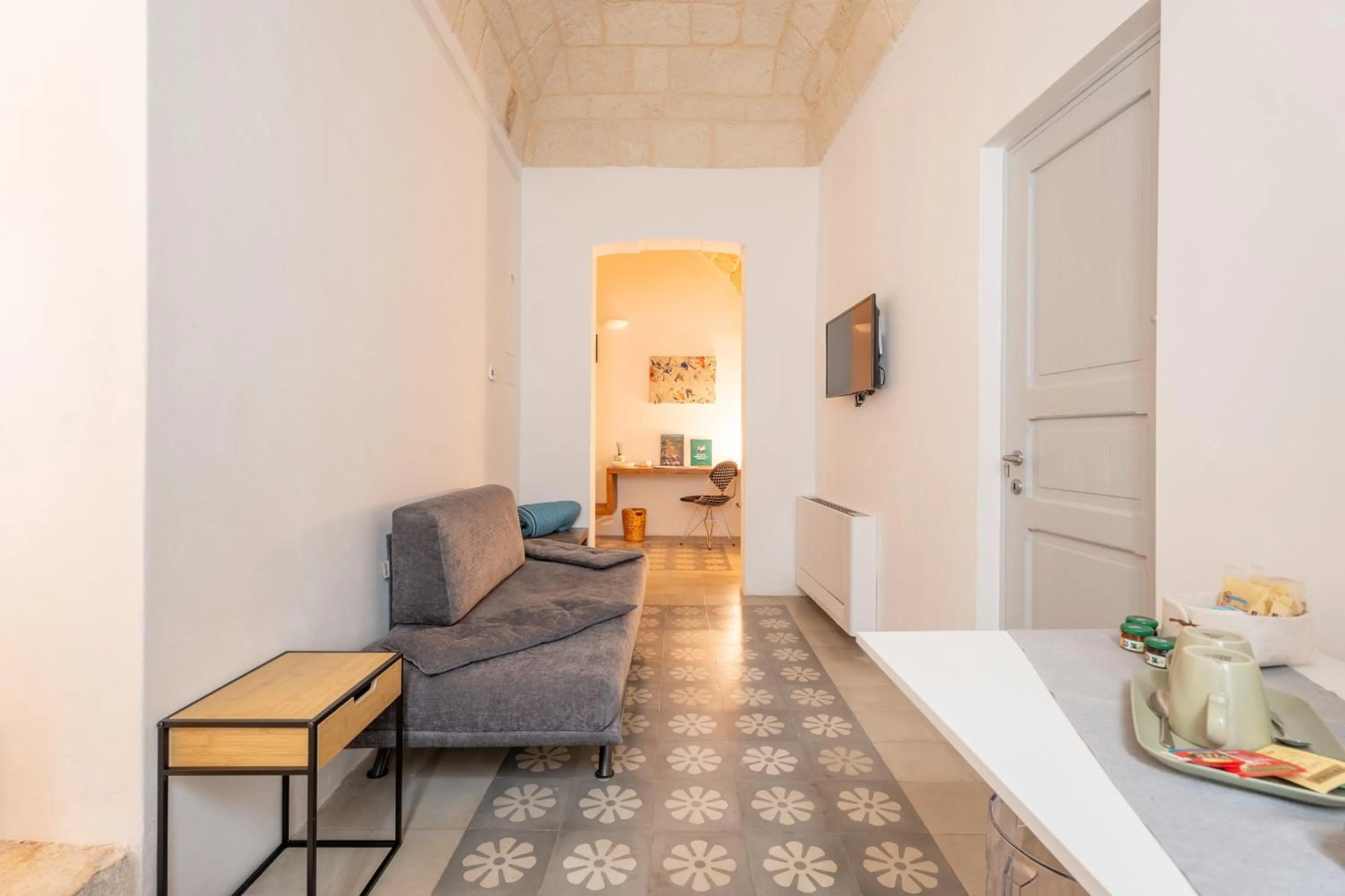 TV and multimedia in Donna Domenica Boutique Suites