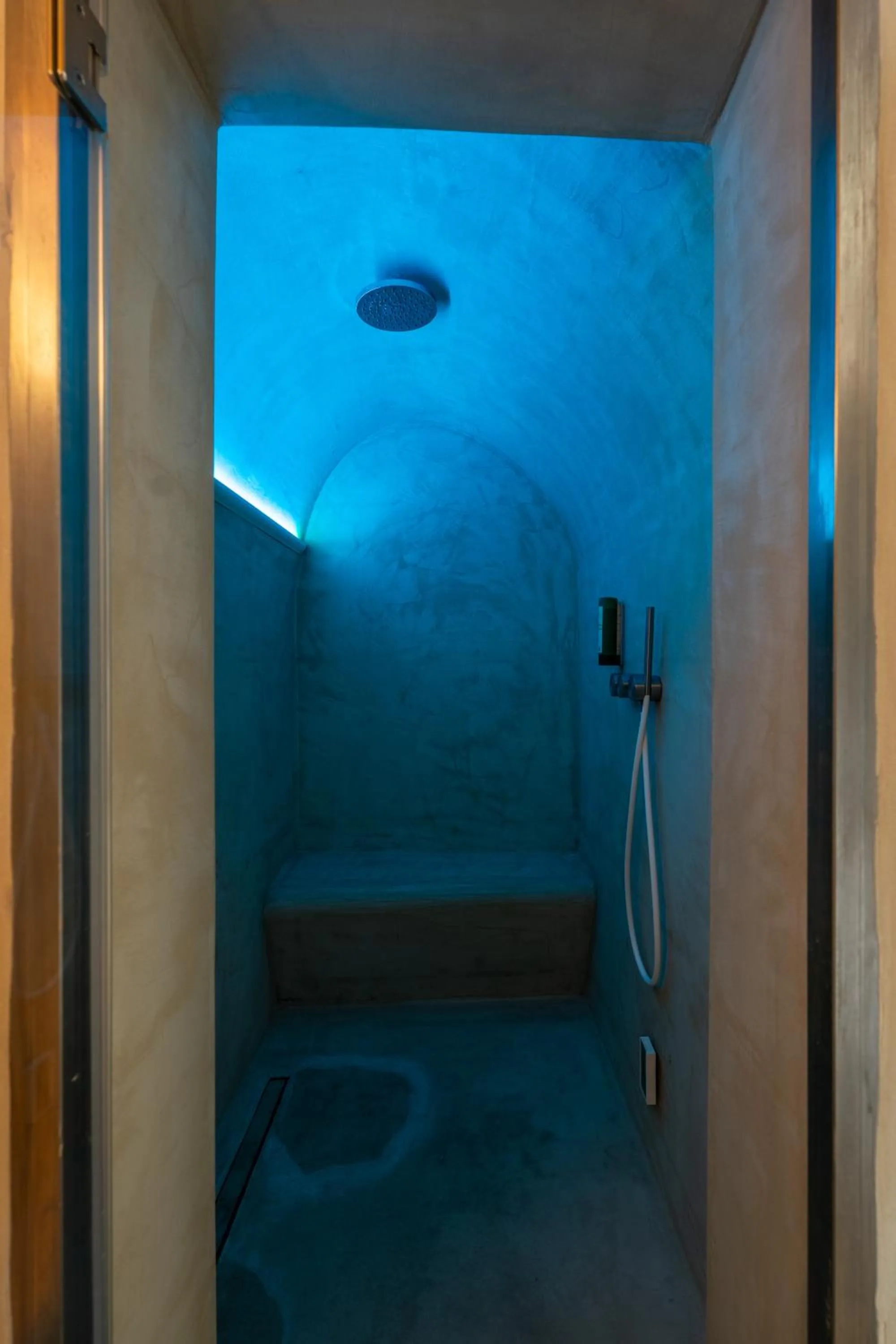 Shower in Donna Domenica Boutique Suites