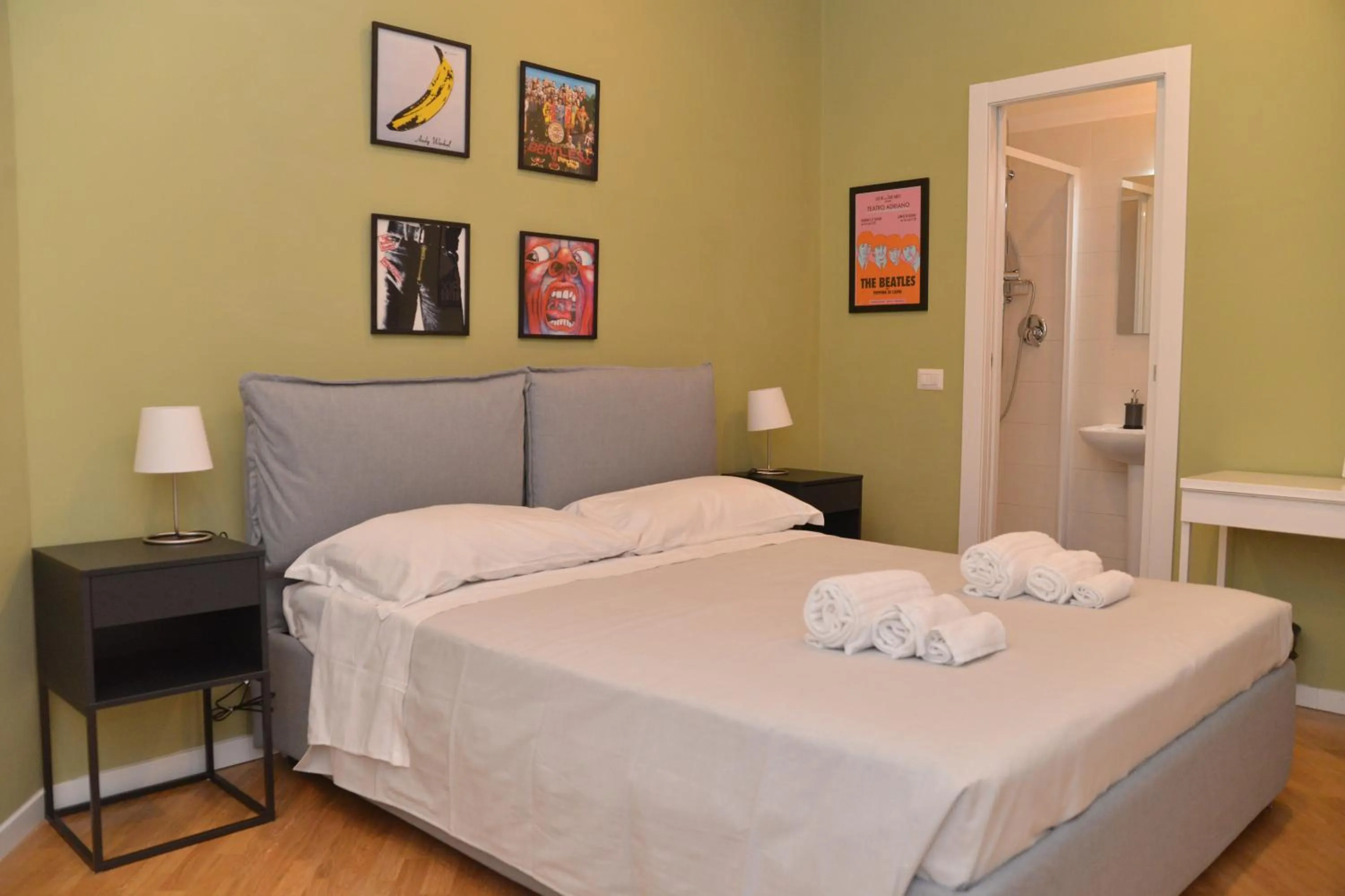 Bed in All You Need is Rome Guesthouse