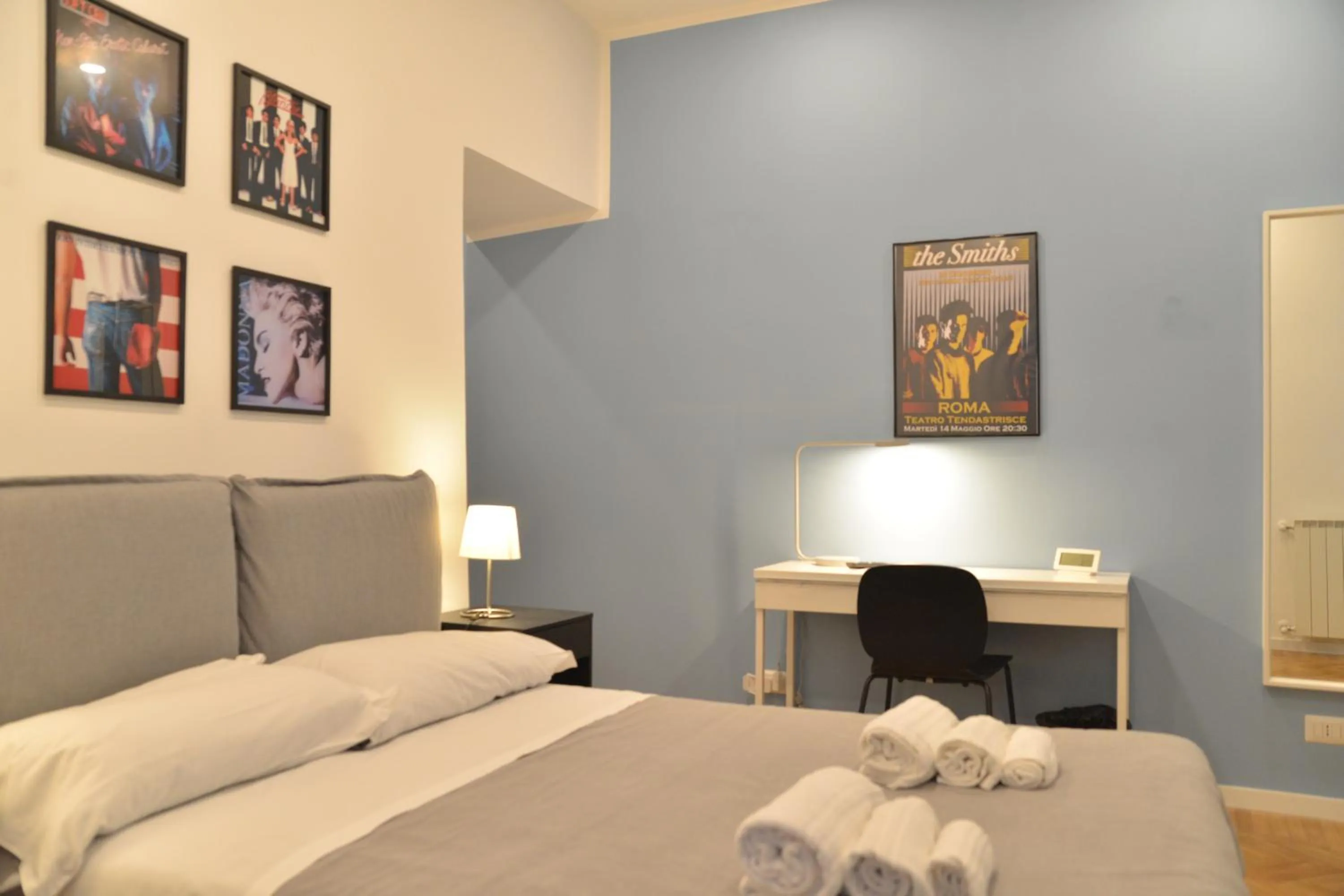 Bed in All You Need is Rome Guesthouse