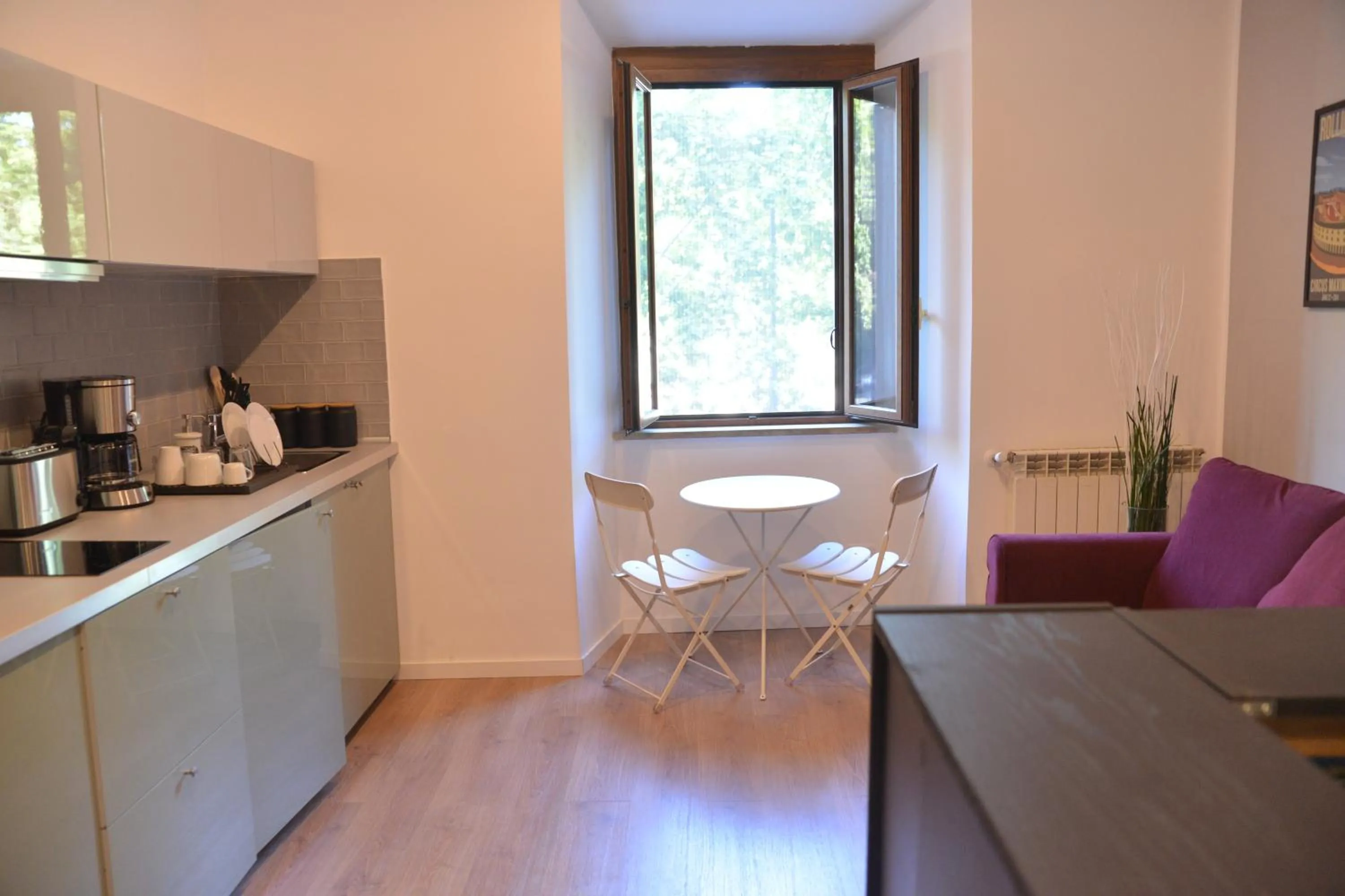 Kitchen or kitchenette in All You Need is Rome Guesthouse