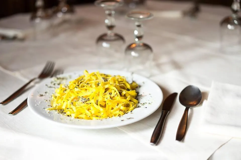 Restaurant/places to eat in Albergo Olivo