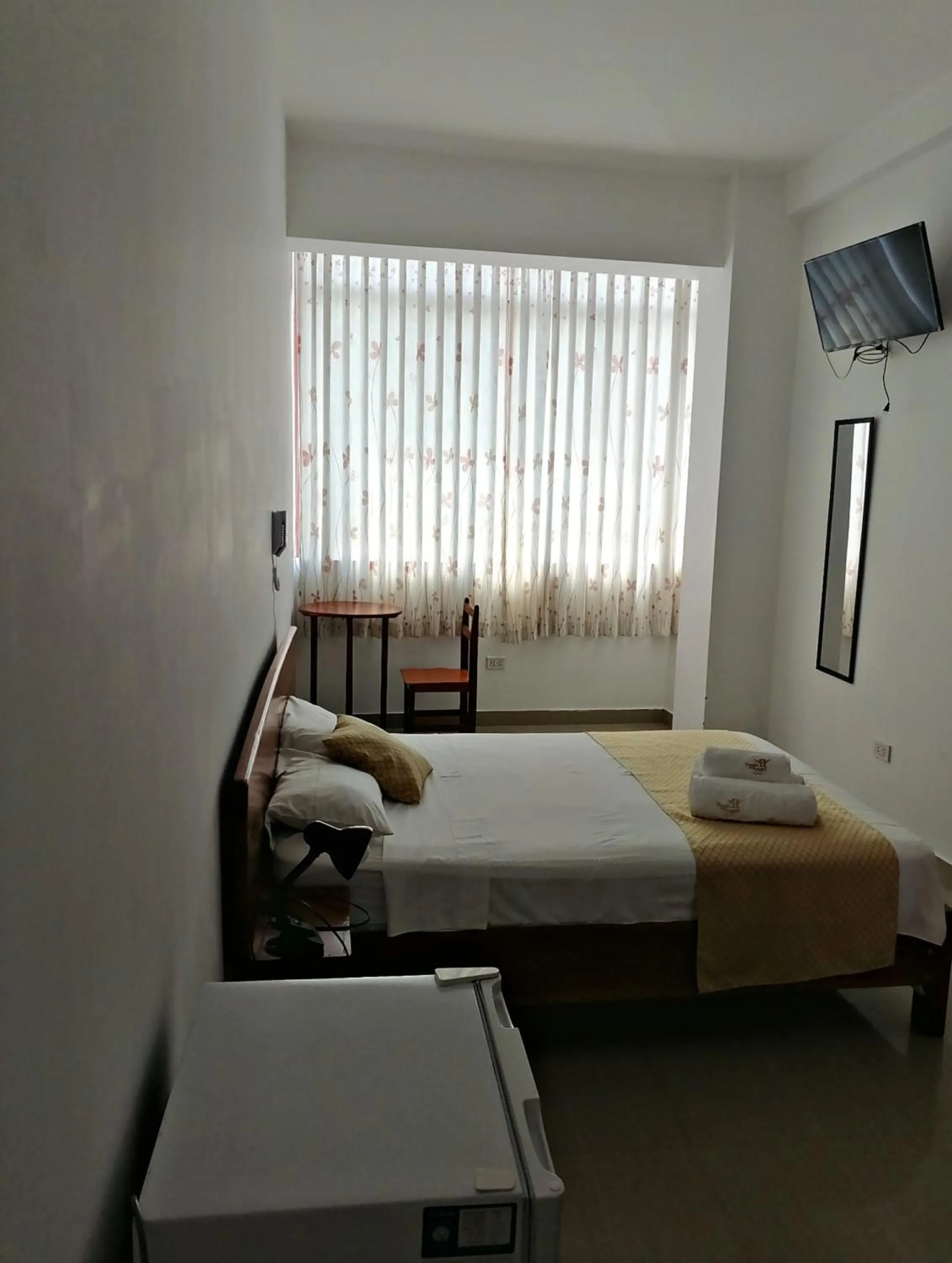 Swimming pool, Bed in Posada del Angel Hotel