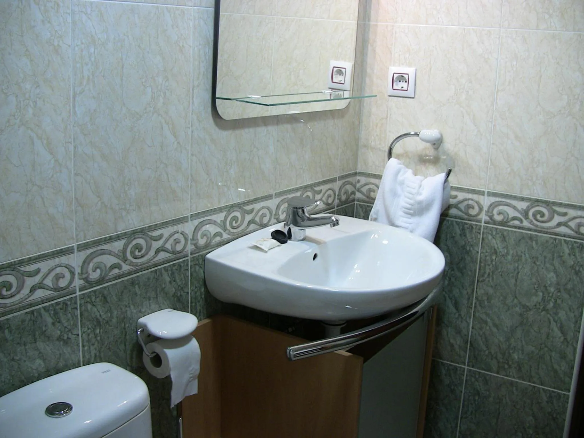 Bathroom in Apartahotel Los Hermanos