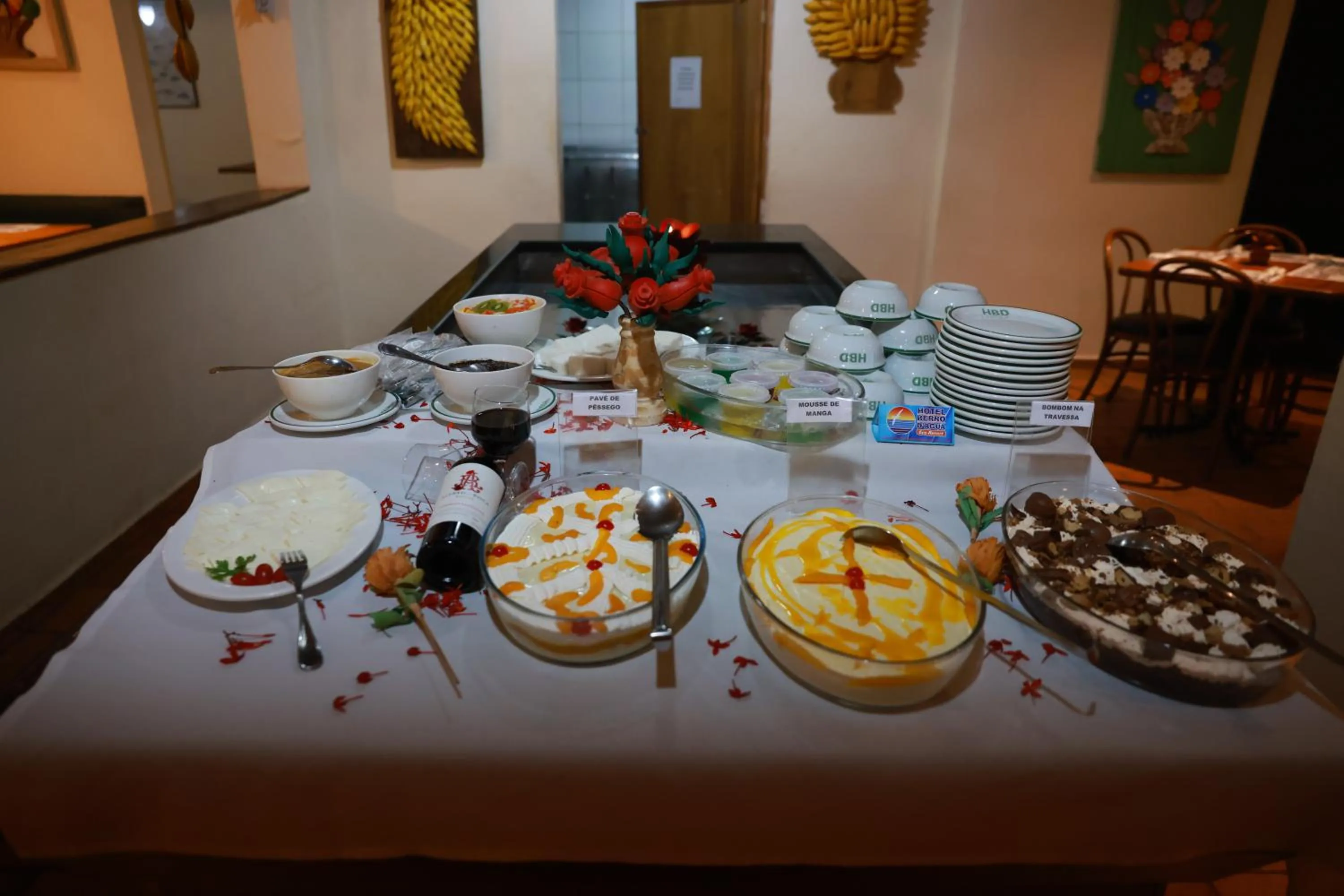 Food and drinks in Hotel Berro D`Agua Eco Resort