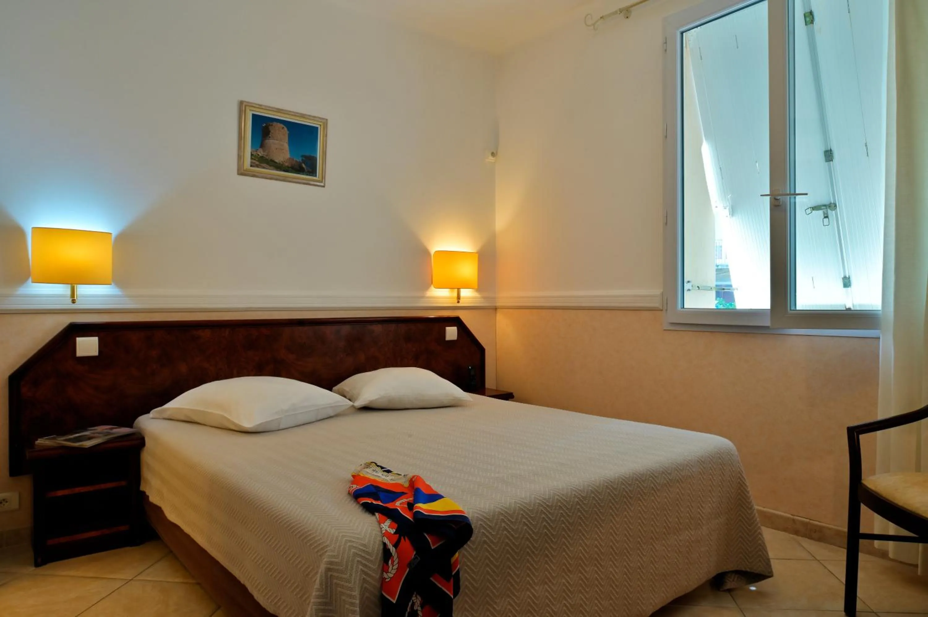 Photo of the whole room, Bed in Hotel Des Roches