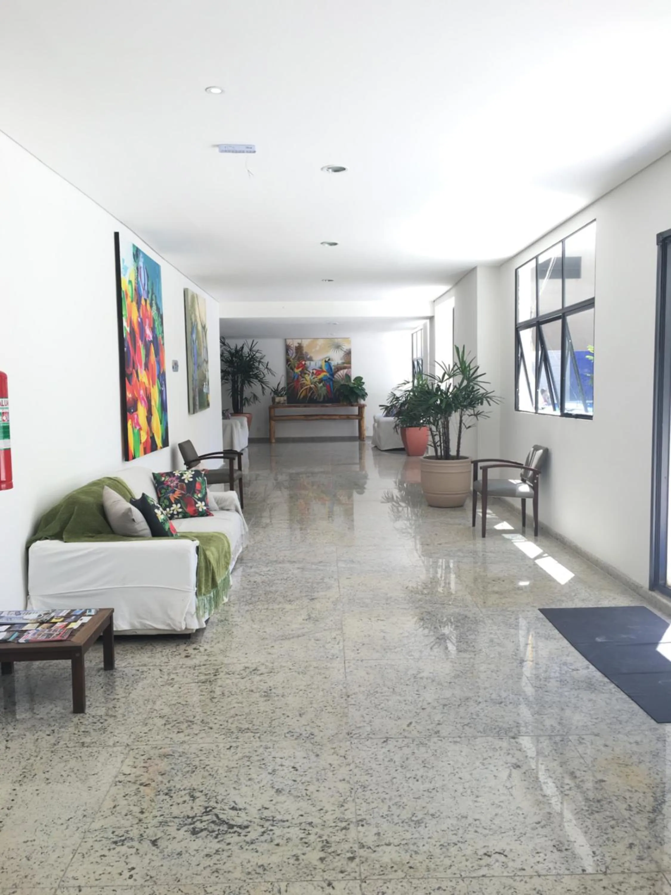 Restaurant/places to eat in Flat Capitania Varam