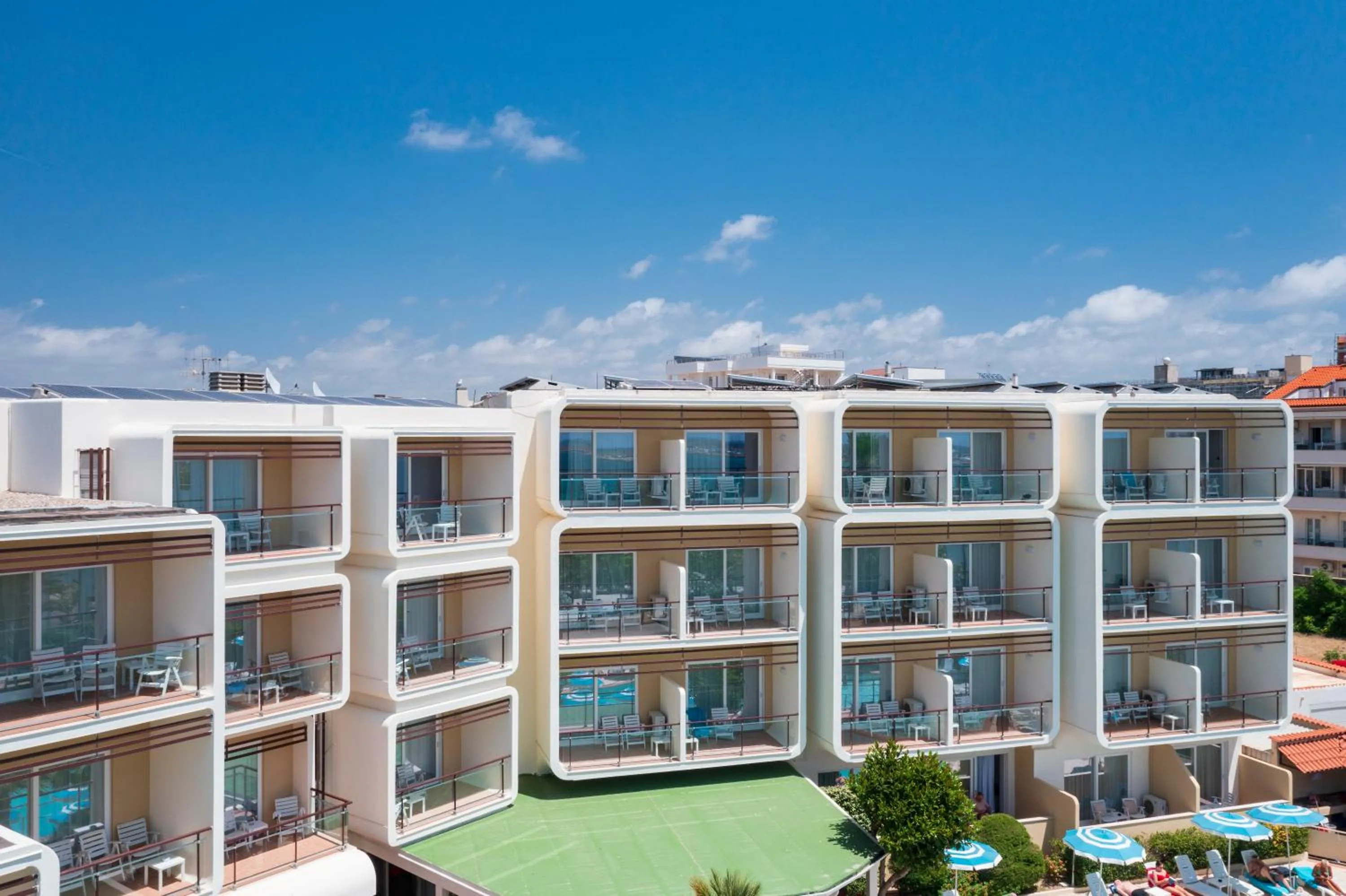 Property building in Hotel Florida