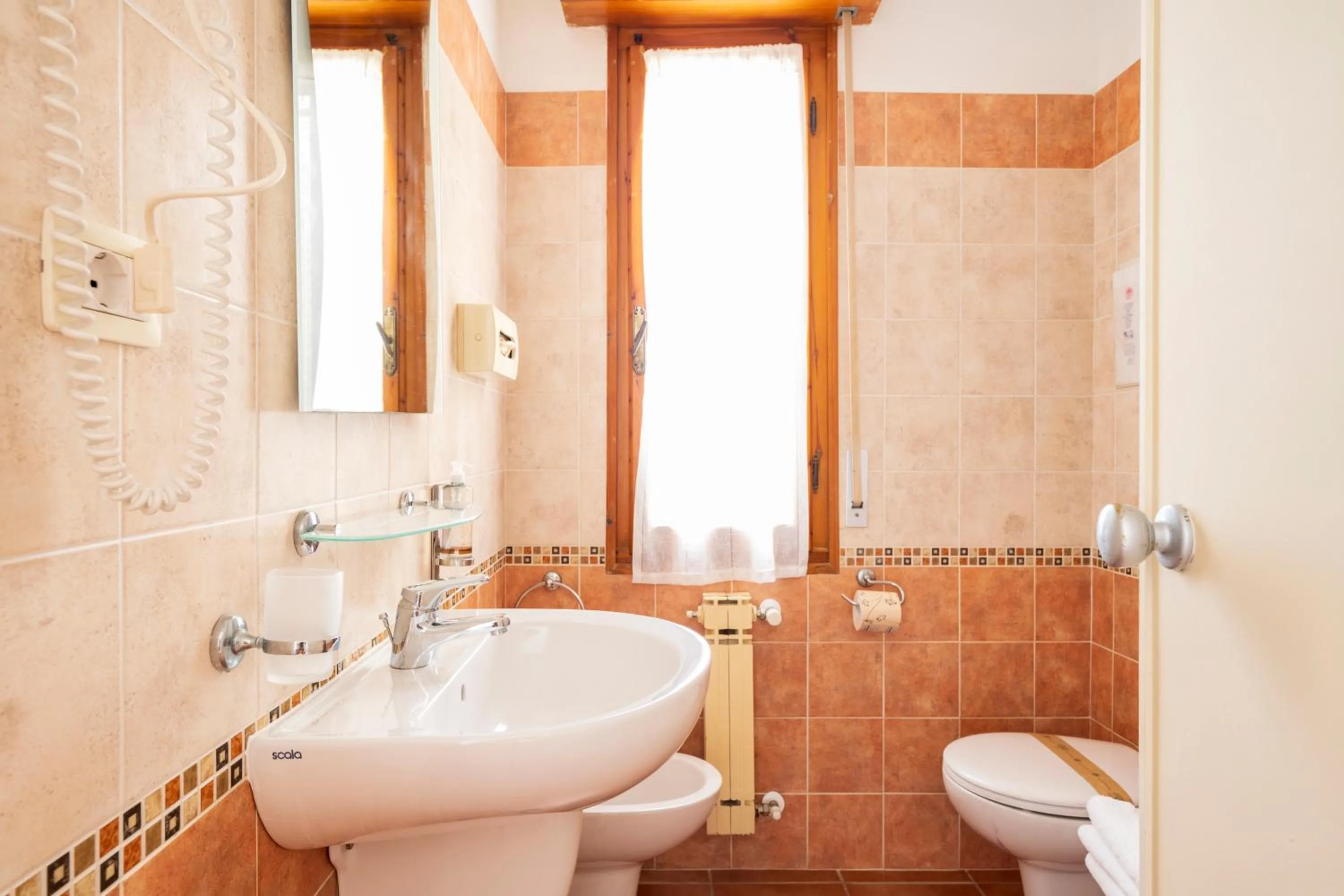 Shower in Hotel Florida