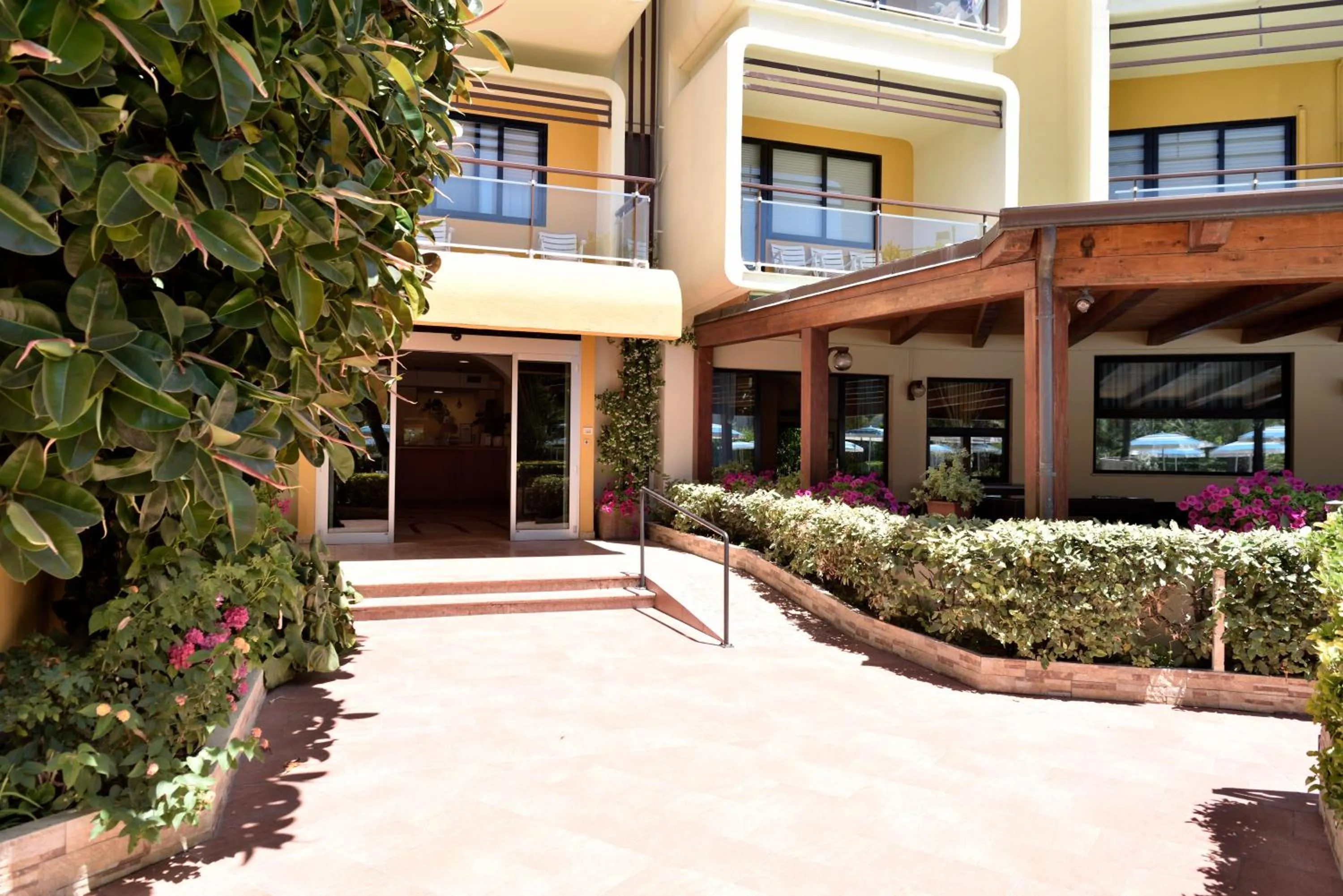 Property building in Hotel Florida