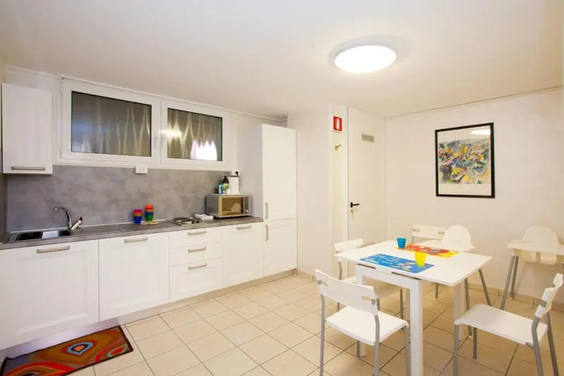 Kitchen or kitchenette in Hotel Helen