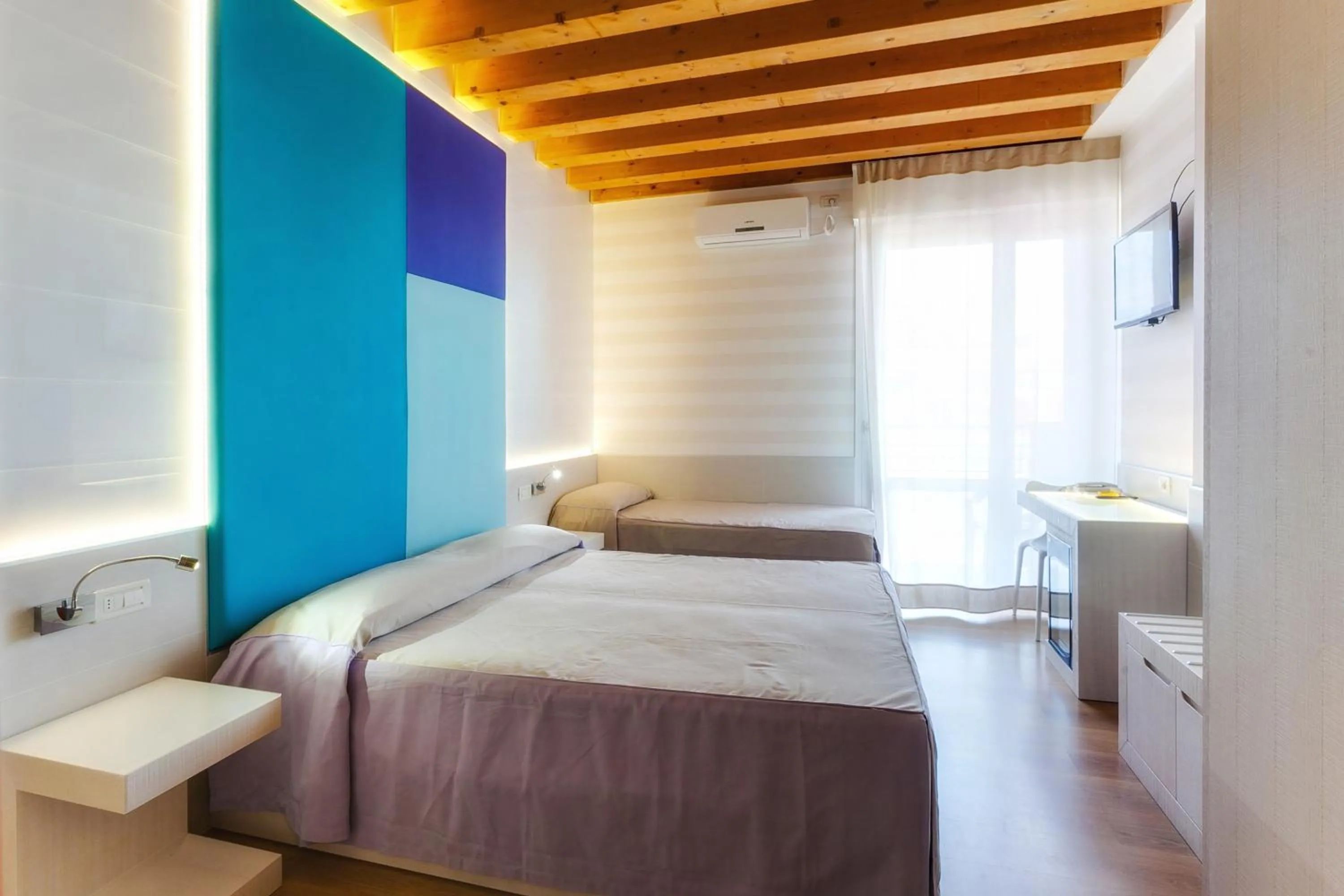 Photo of the whole room, Bed in Hotel Helen