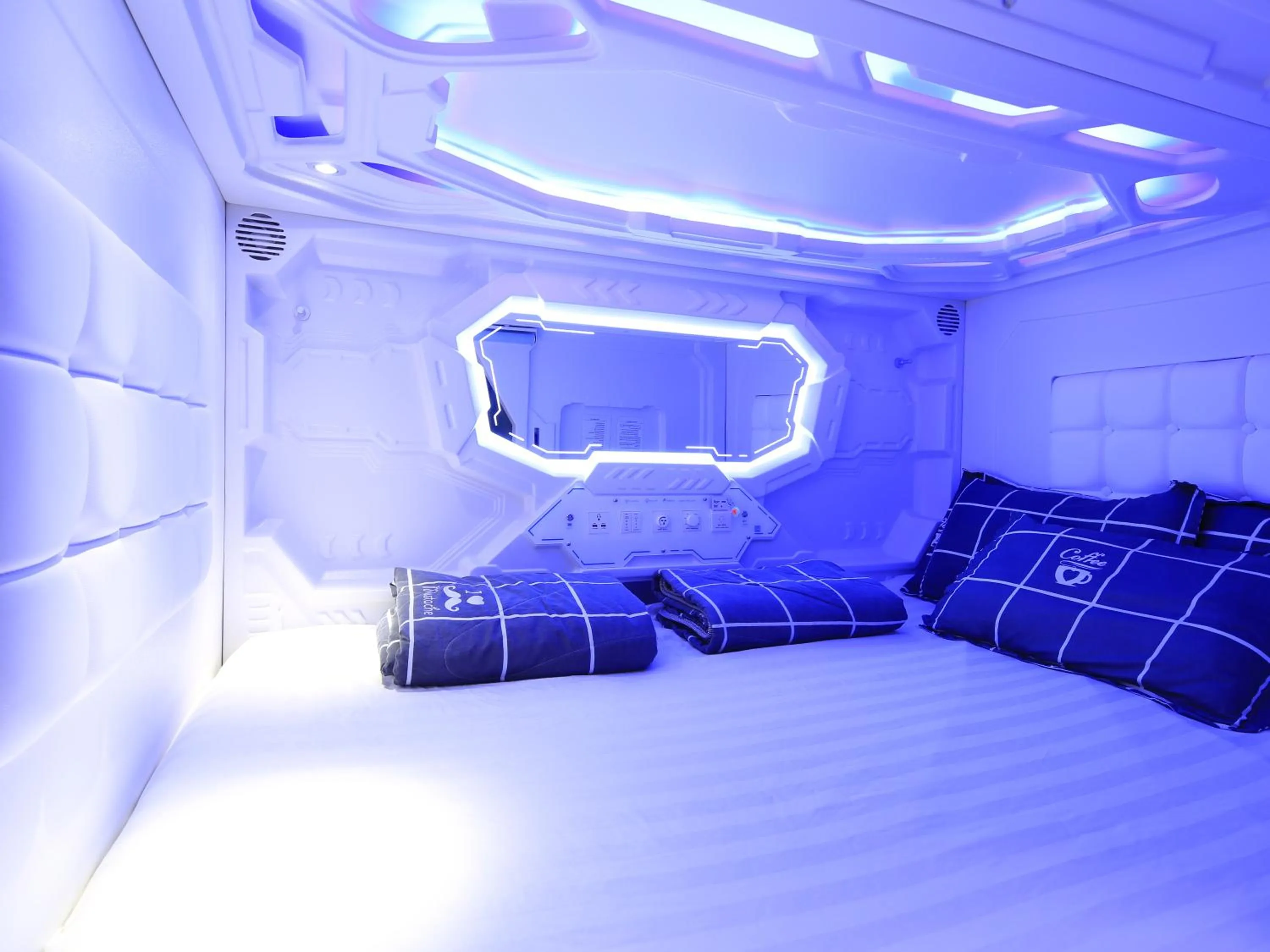 bunk bed, Bed in Spacepod@hive