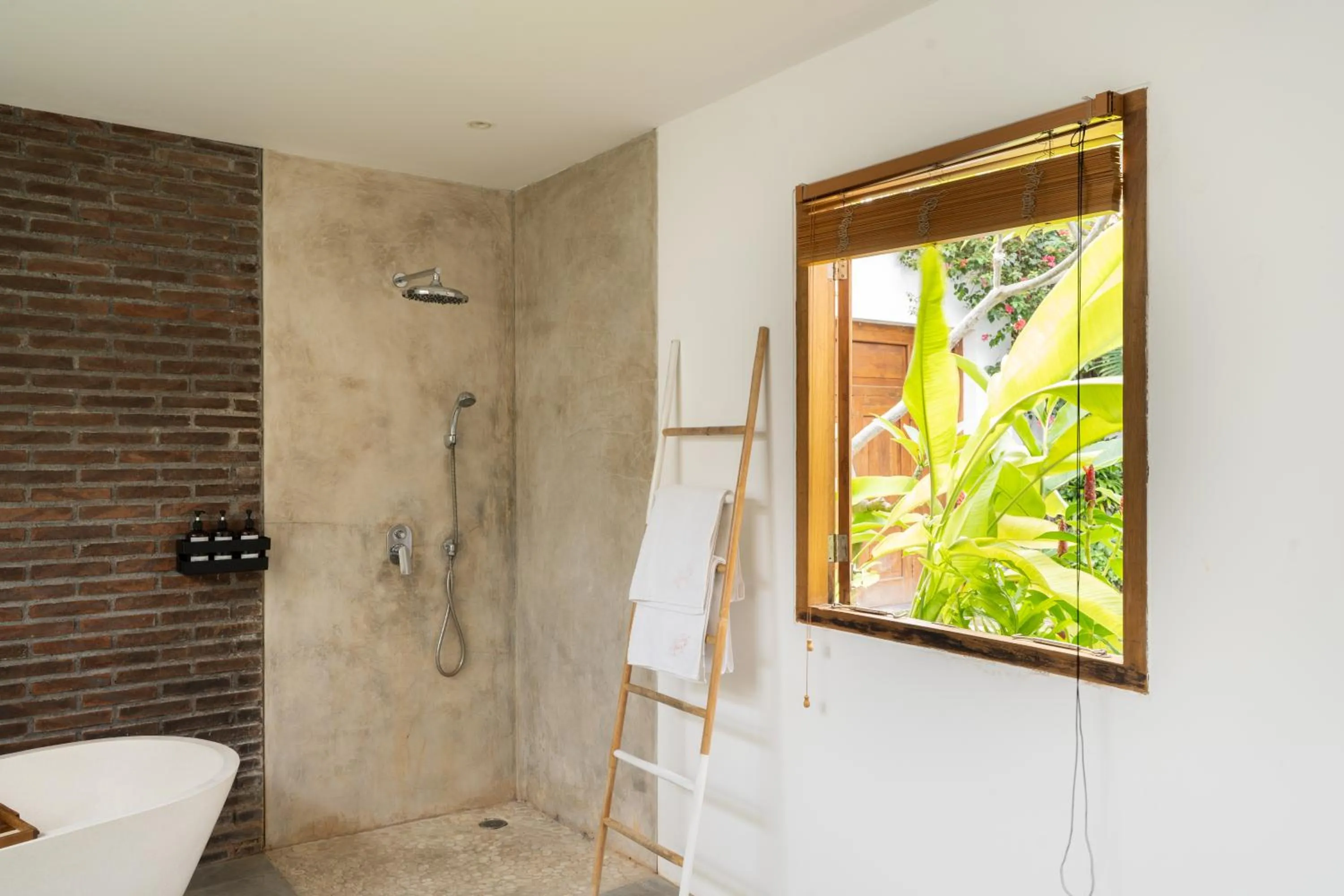 Bathroom in House of Bagera by Alfred in Bali