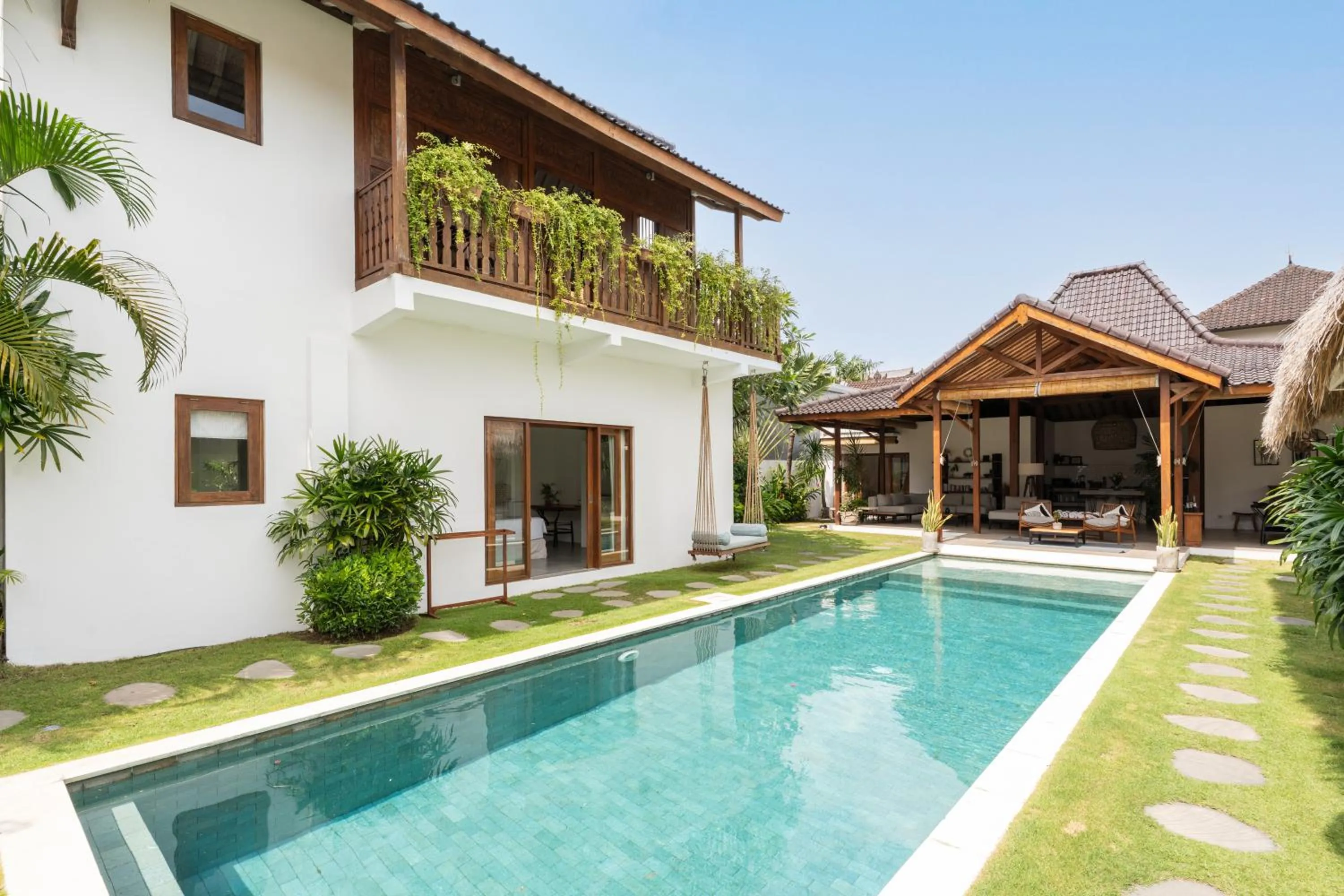 Swimming pool in House of Bagera by Alfred in Bali