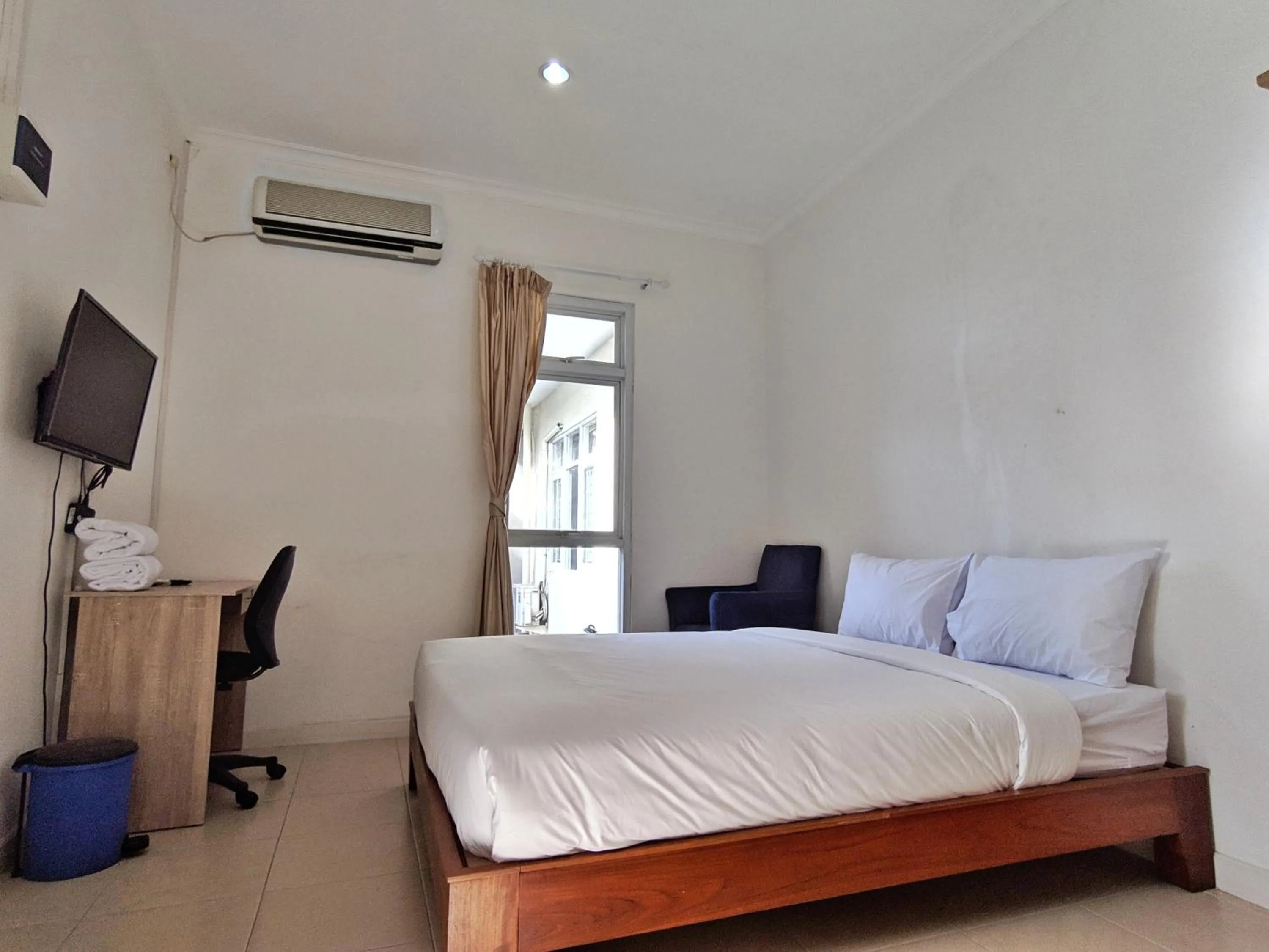 Bed in My Home by FLAT06