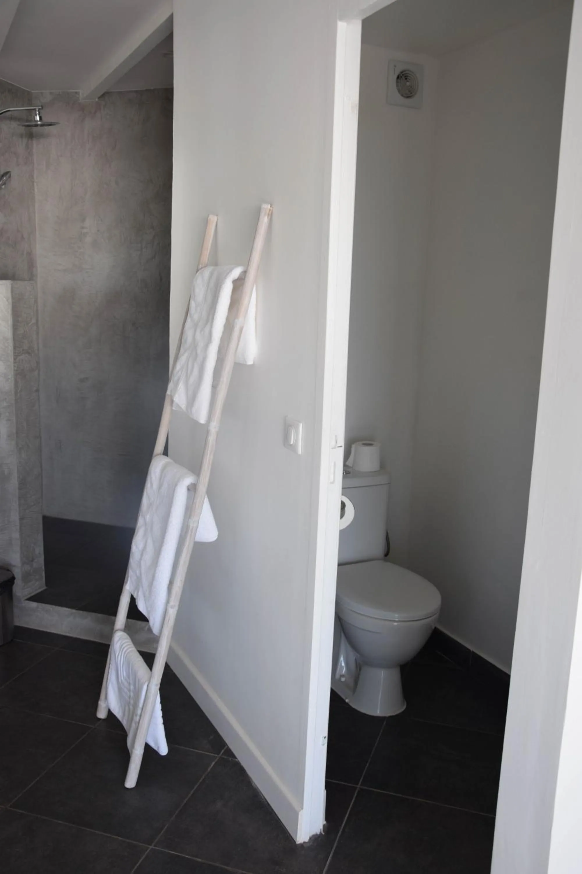 Toilet in Ninamu Pearl Guest House