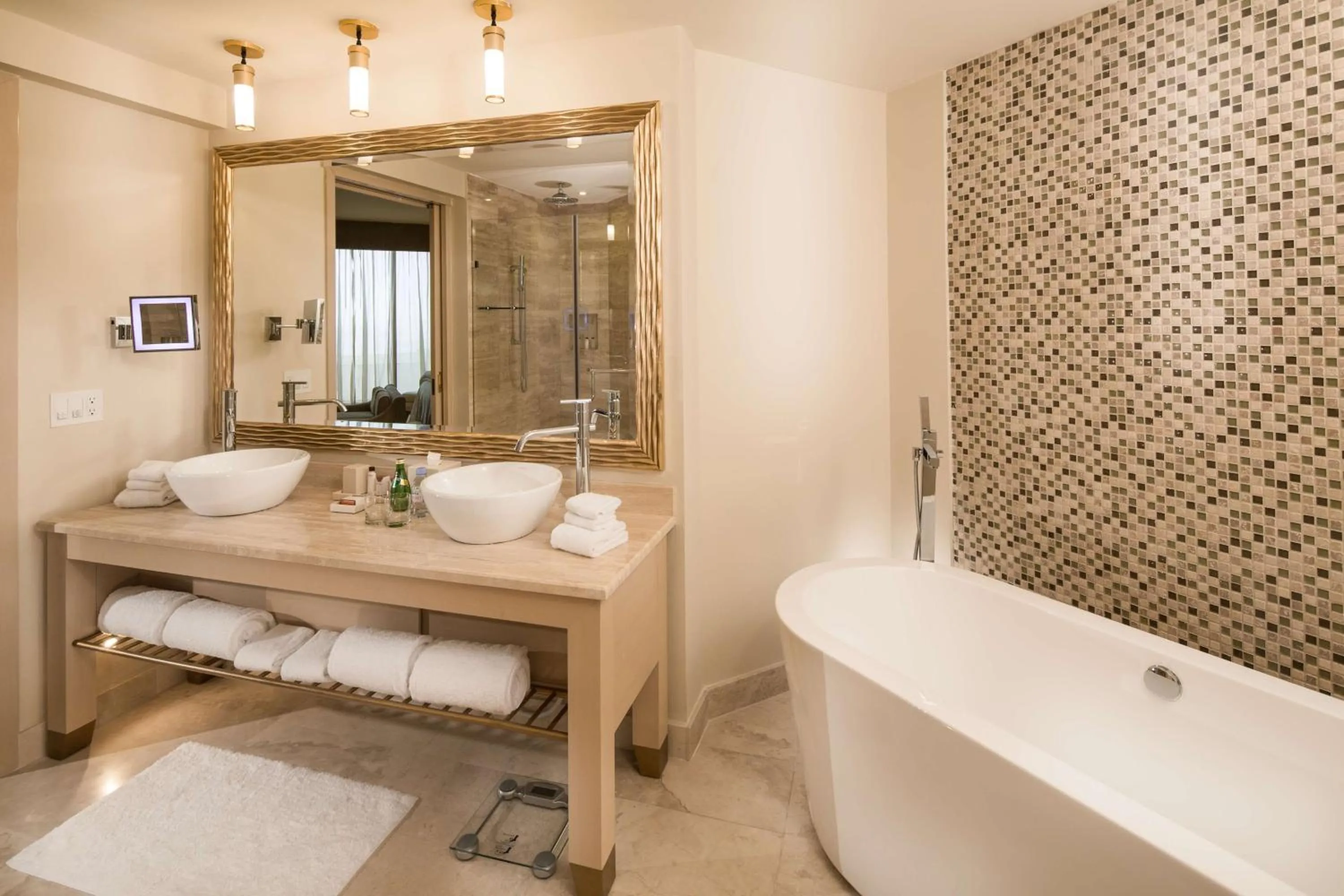 Bathroom in Waldorf Astoria Panama