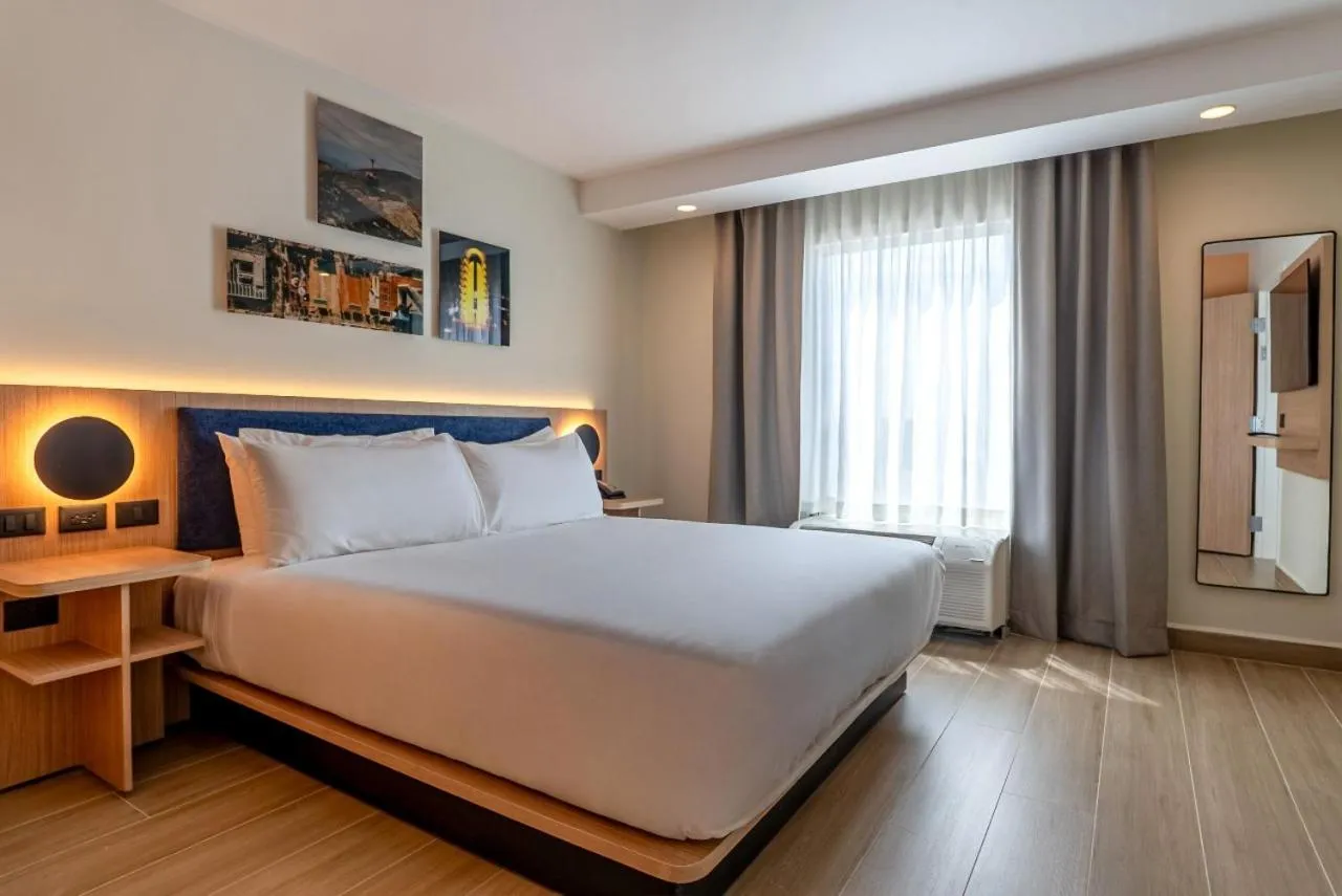 Bedroom, Bed in Hampton Inn Torreon Airport-Galerias