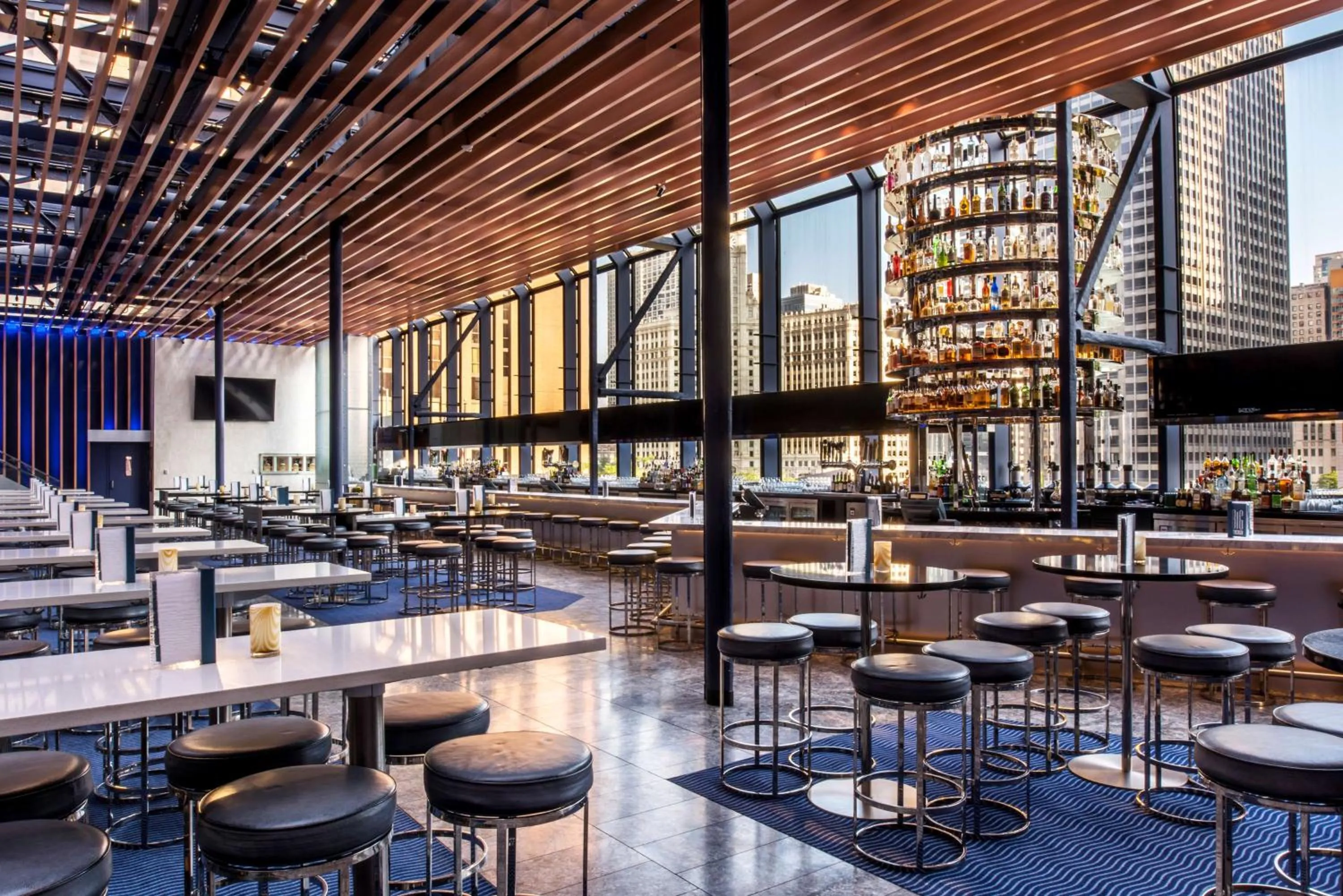 Lounge or bar in Hyatt Regency Chicago