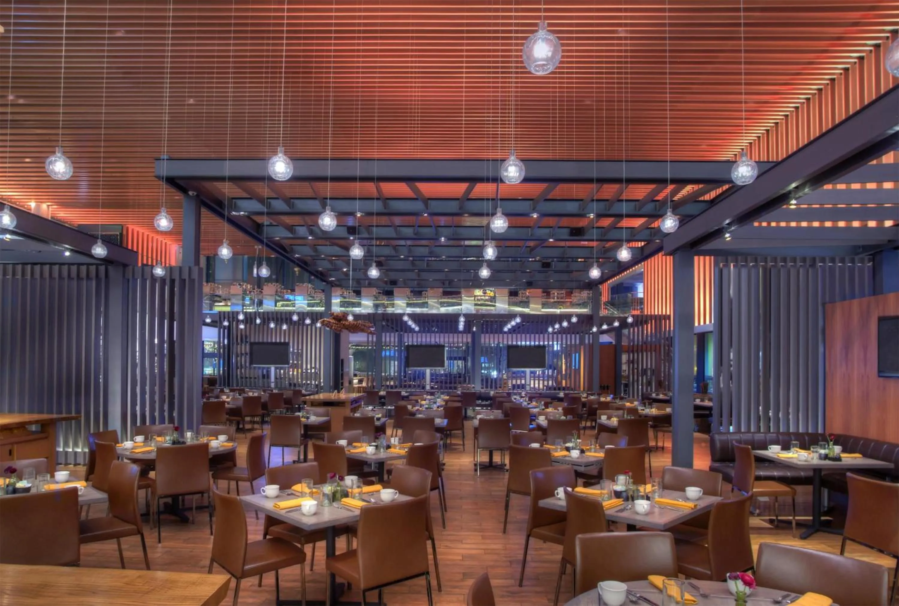 Restaurant/places to eat in Hyatt Regency Chicago