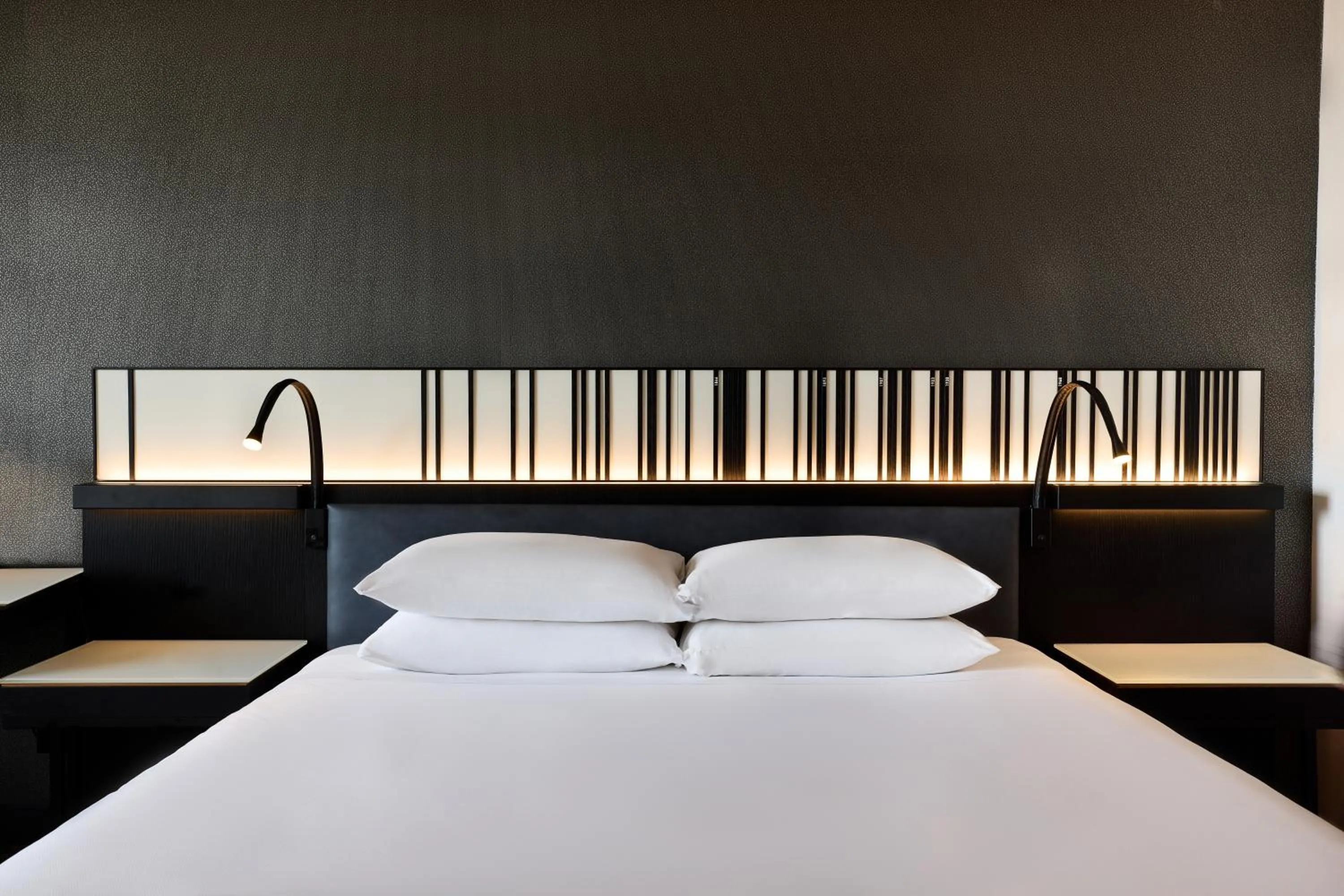 Bed in Hyatt Regency Chicago