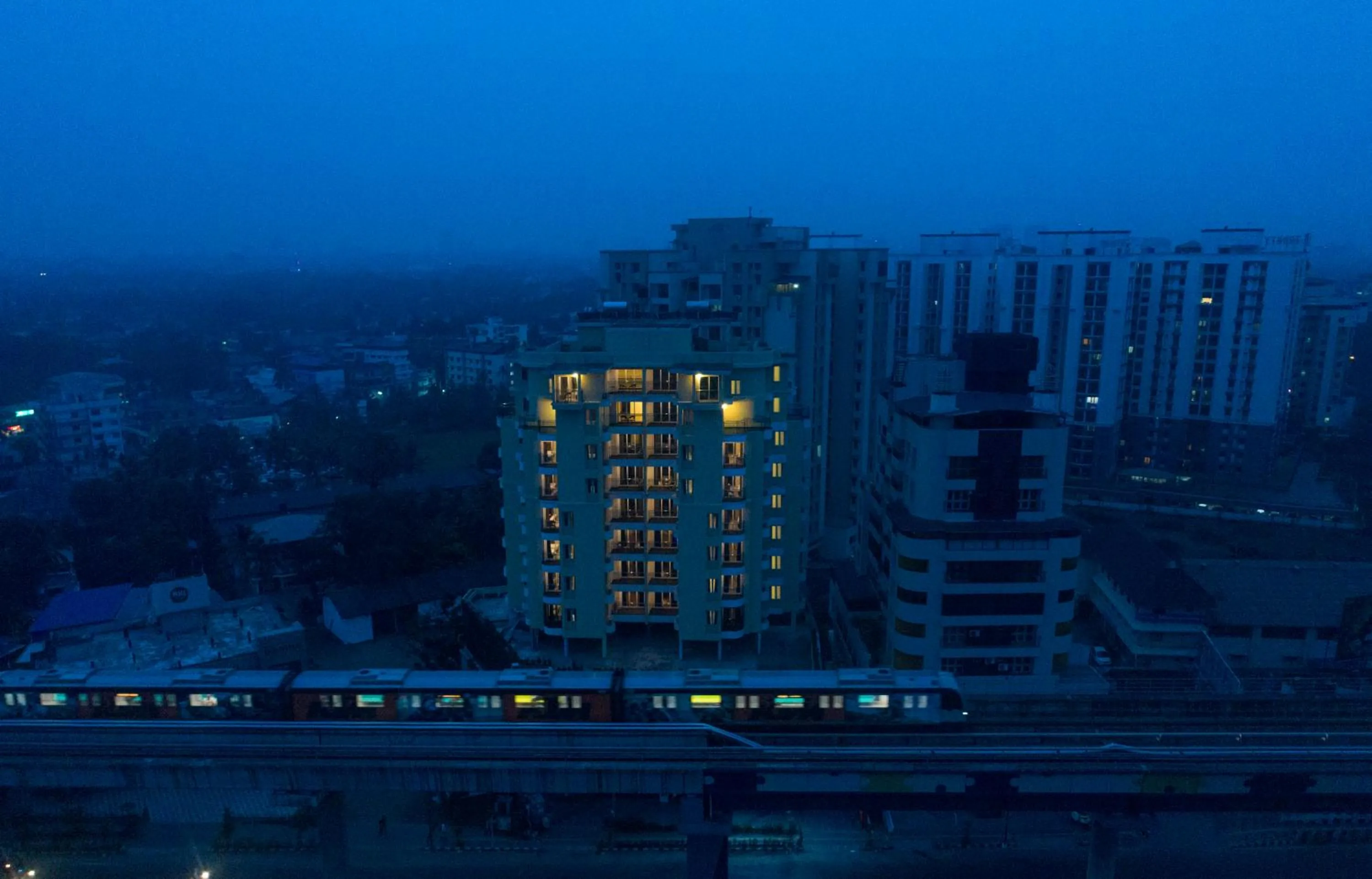 Property building in Laimar Suites