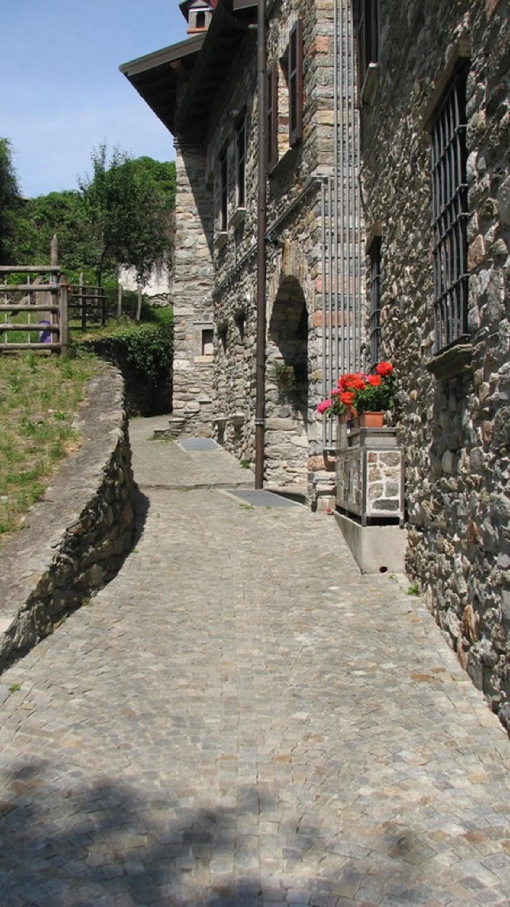 Street view in L'antico Borgo