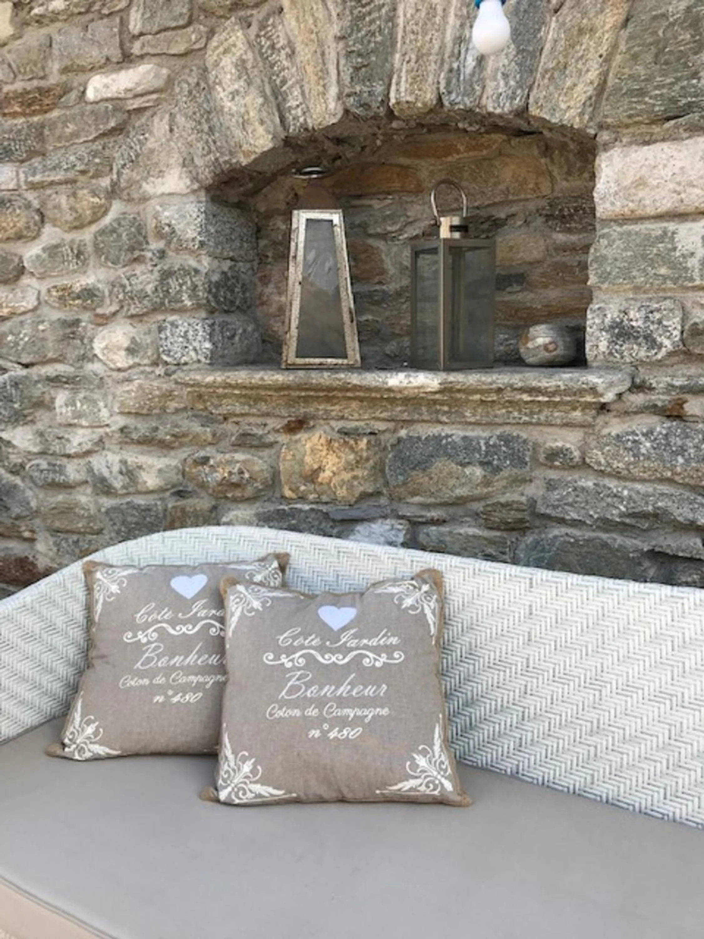 Decorative detail in L'antico Borgo