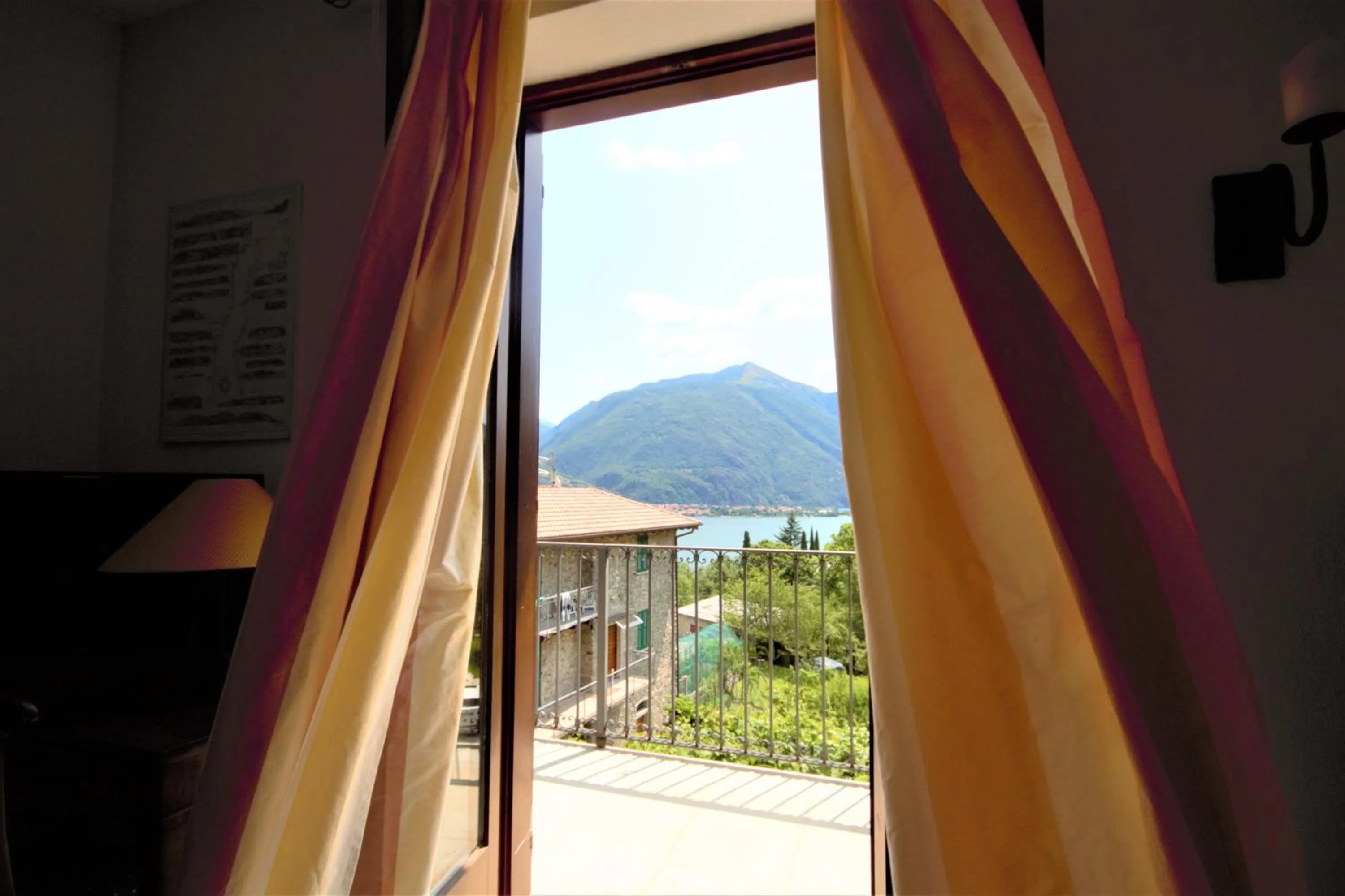 Lake view in L'antico Borgo