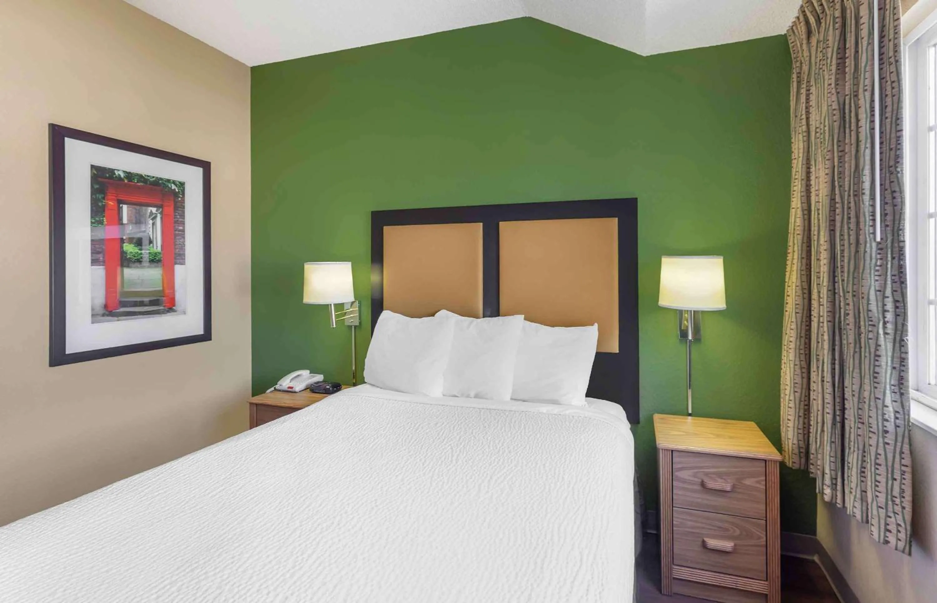 Bedroom, Bed in Extended Stay America Select Suites - Providence - Airport