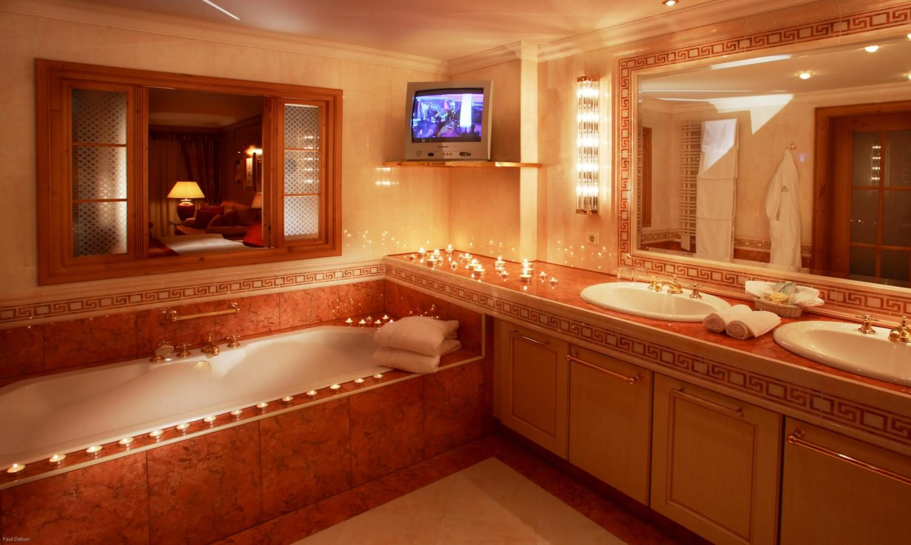 Bathroom in Salzburgerhof, das 5-Sterne Hotel von Zell am See