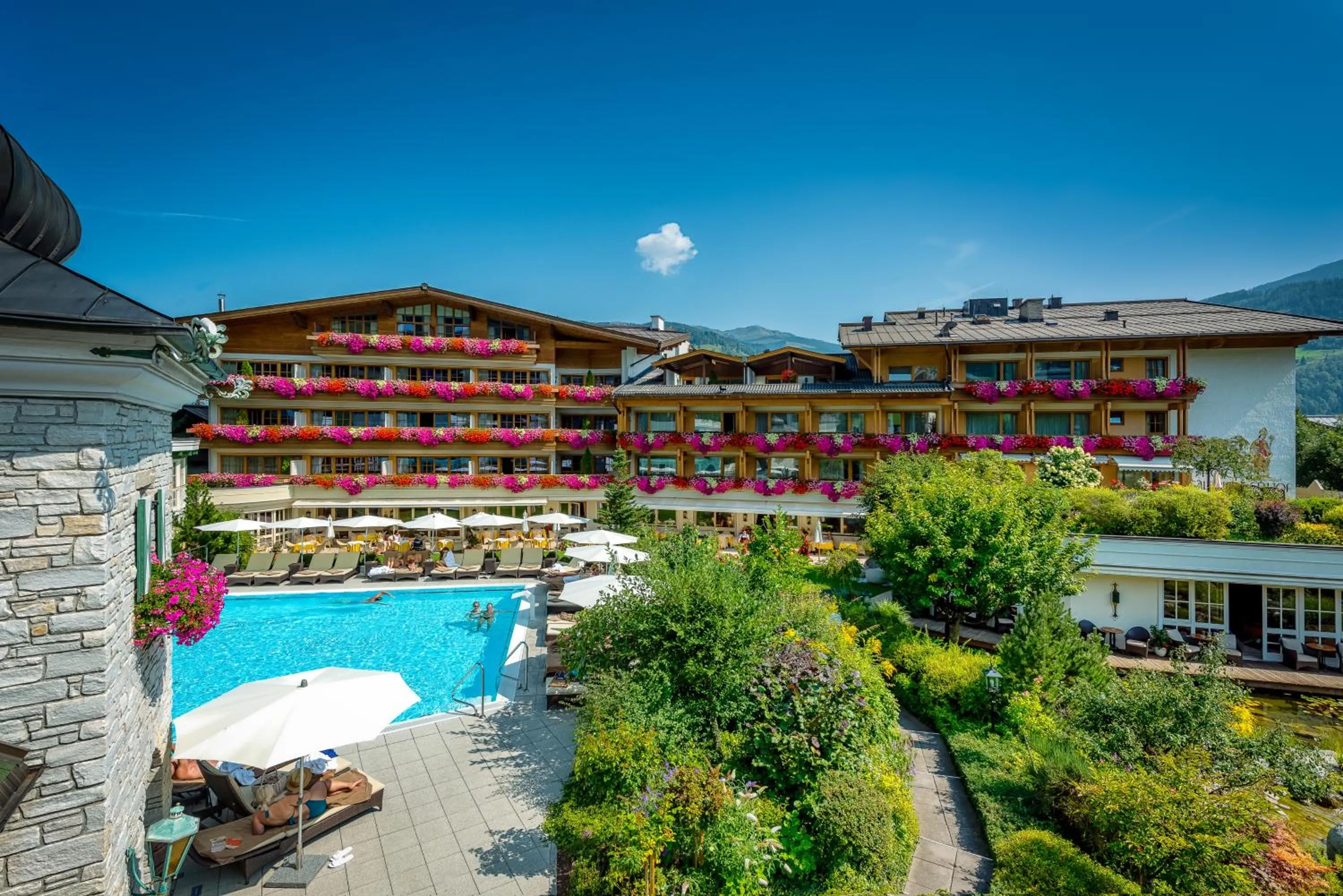 Property building in Salzburgerhof, das 5-Sterne Hotel von Zell am See