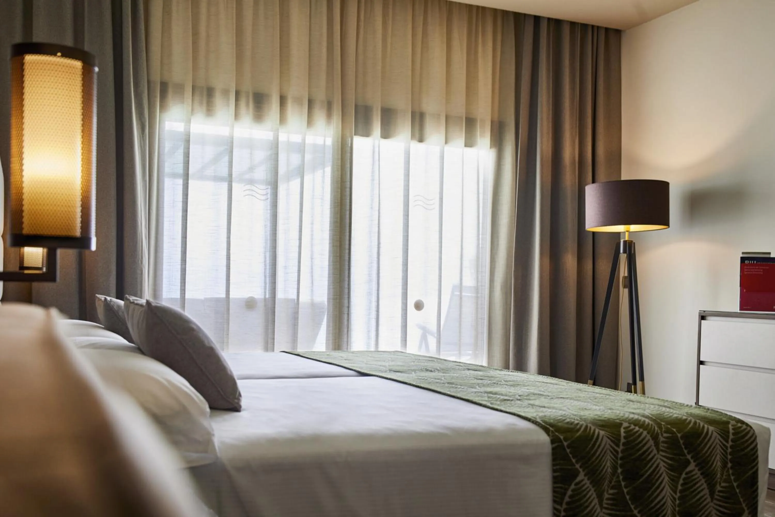 Bed in Riu Atoll-All Inclusive