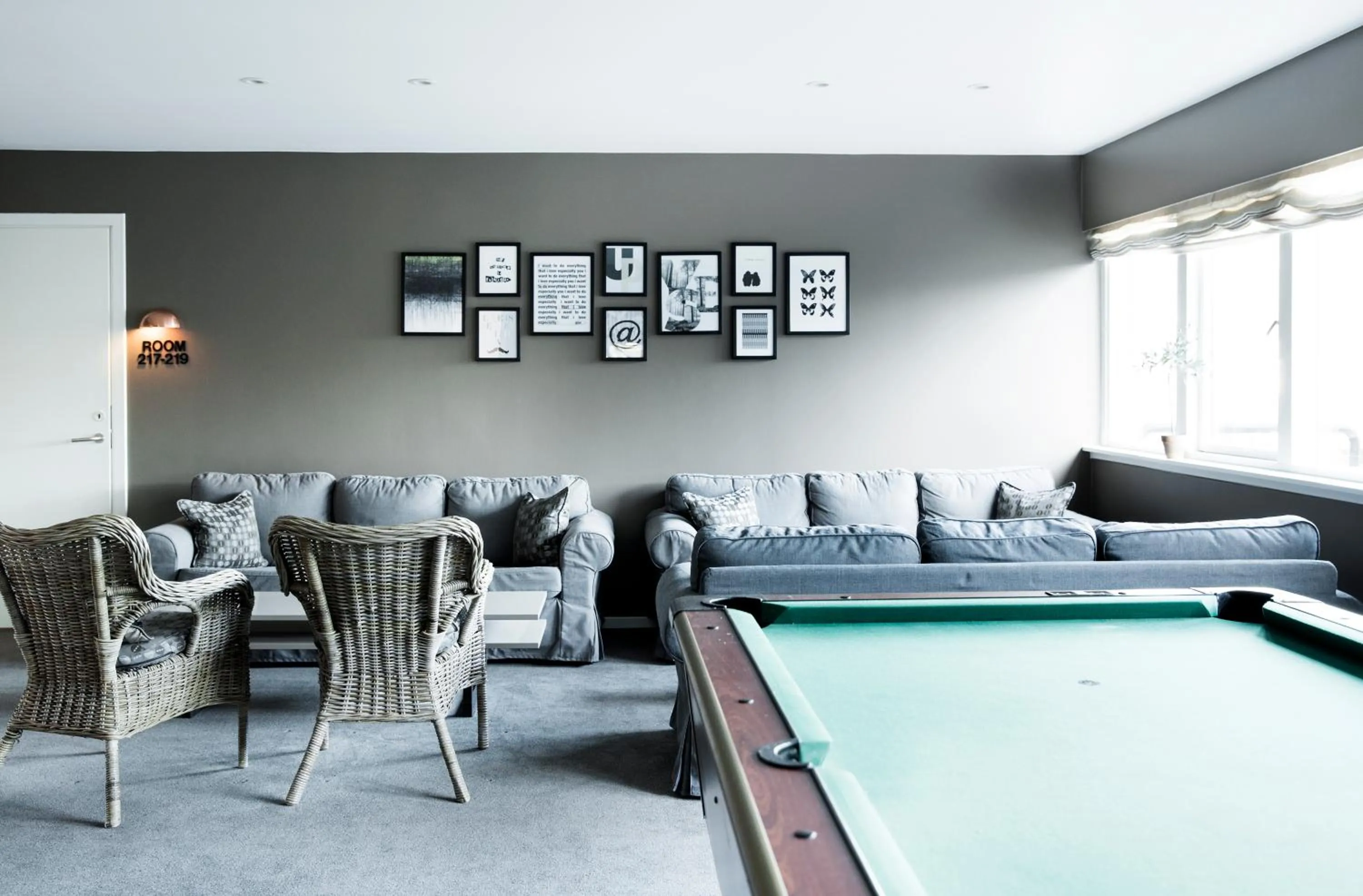 Communal lounge/ TV room in Skjalm Hvide Hotel