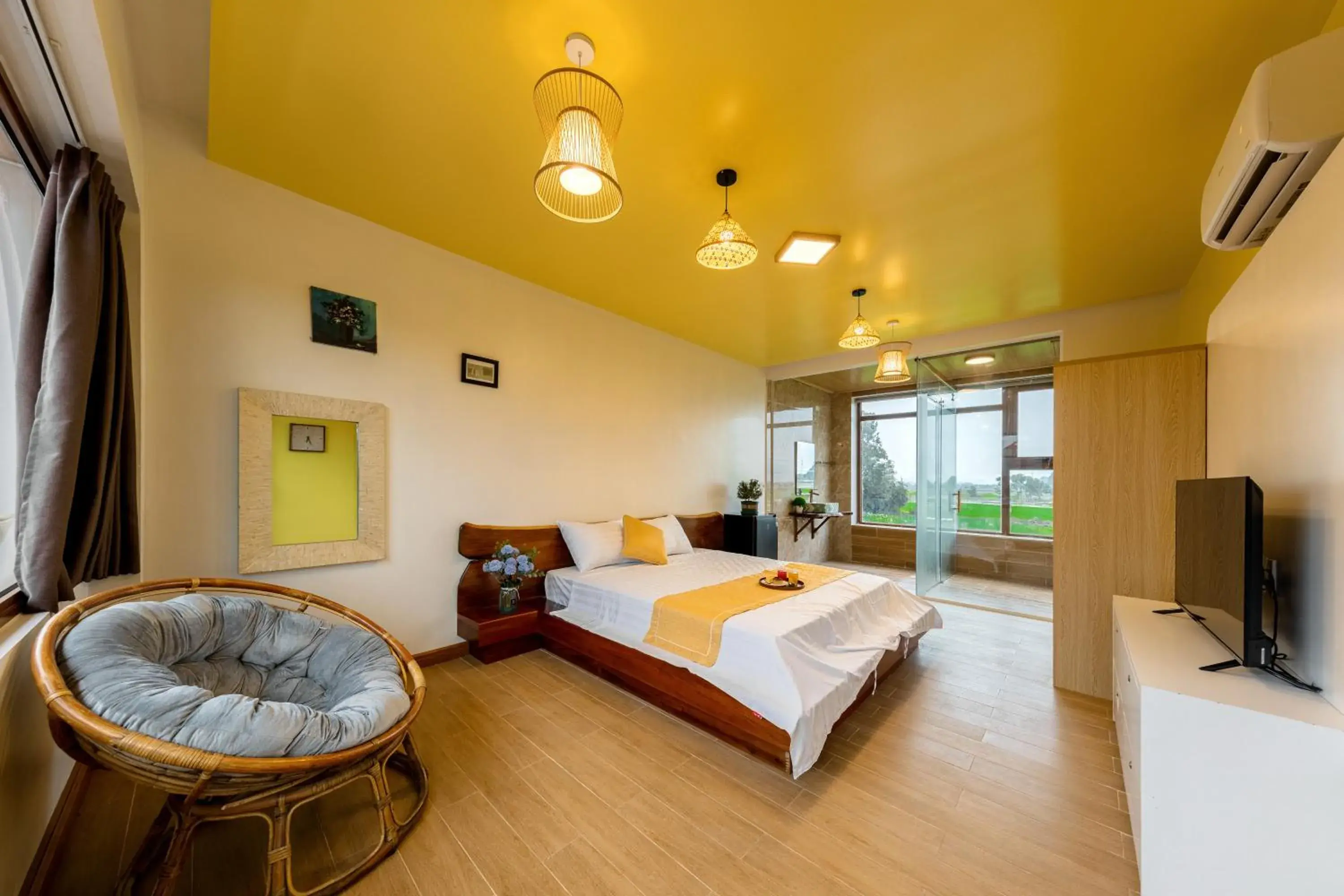 King Room with Mountain View in Trang An Ao Dai Homestay King Room with Mountain View in Trang An Ao Dai Homestay