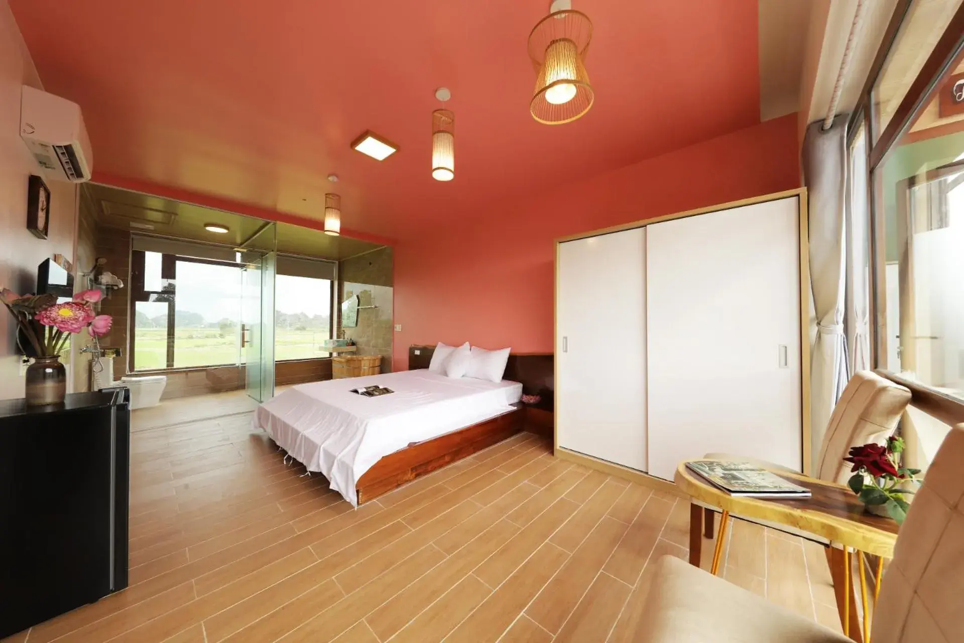 King Room with Mountain View in Trang An Ao Dai Homestay King Room with Mountain View in Trang An Ao Dai Homestay