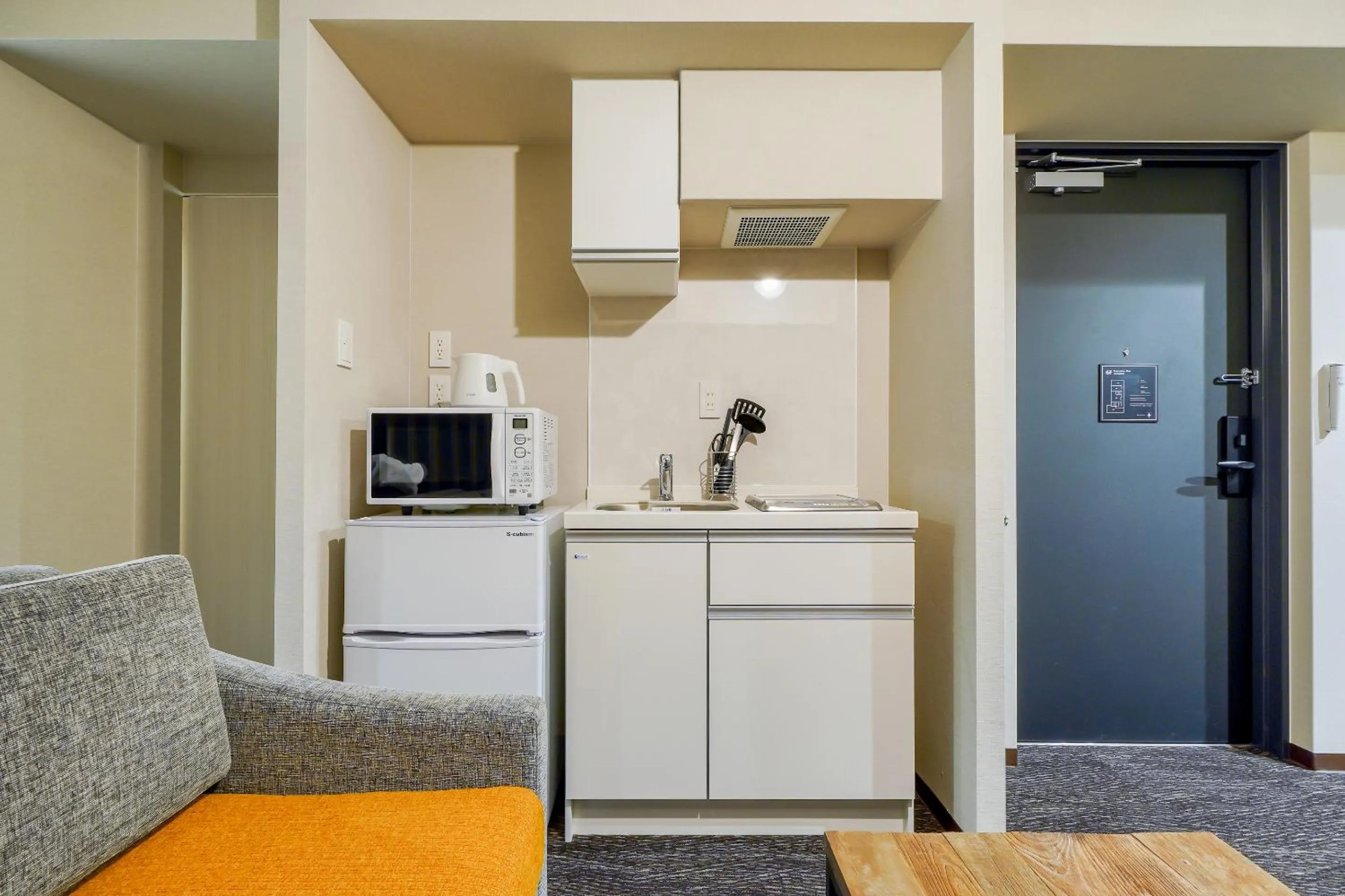 Kitchen or kitchenette in RESI STAY Heart