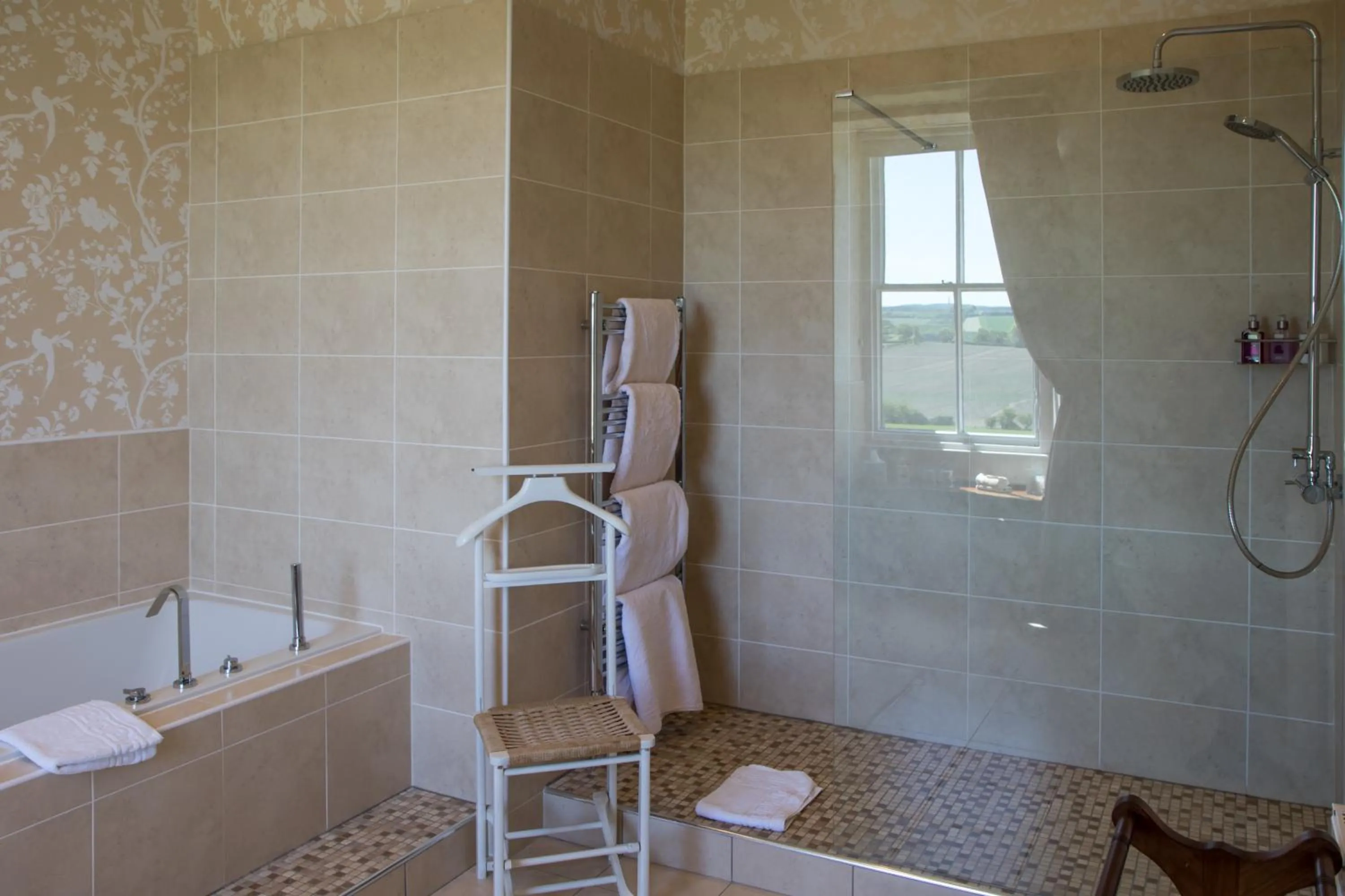 Shower in Whitehouse Country House