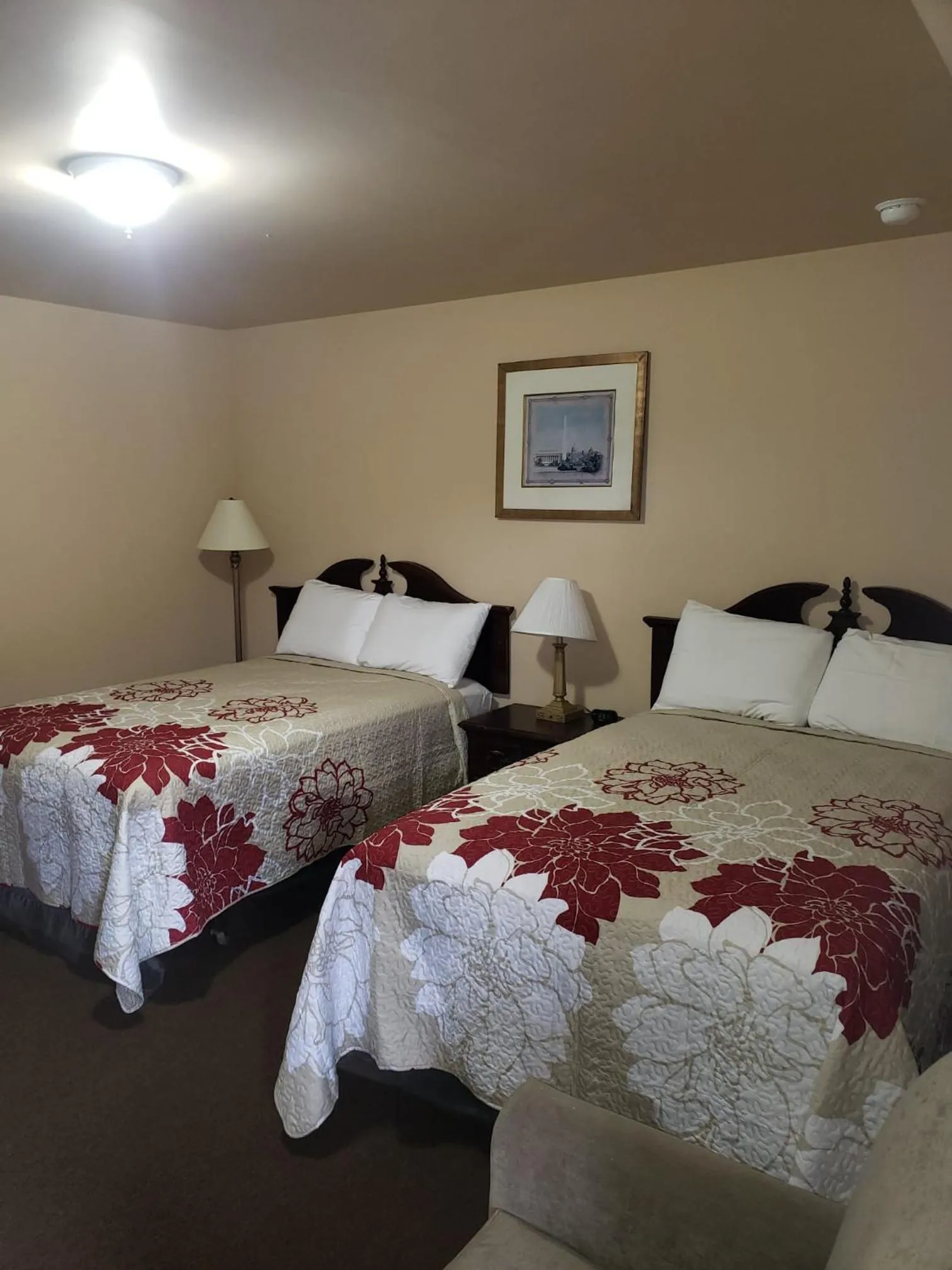 Bedroom, Bed in Clarysville Motel