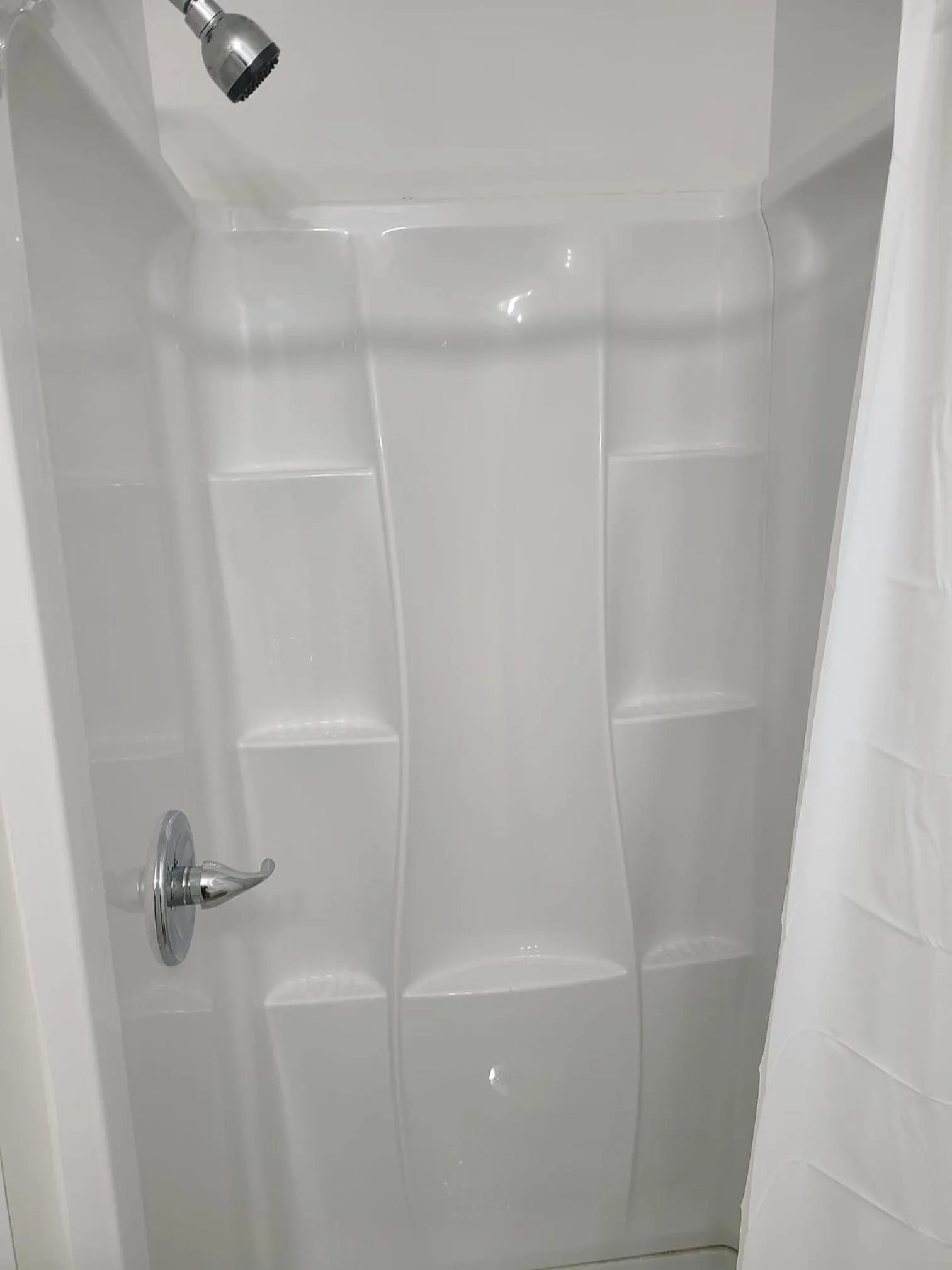 Bathroom in Clarysville Motel