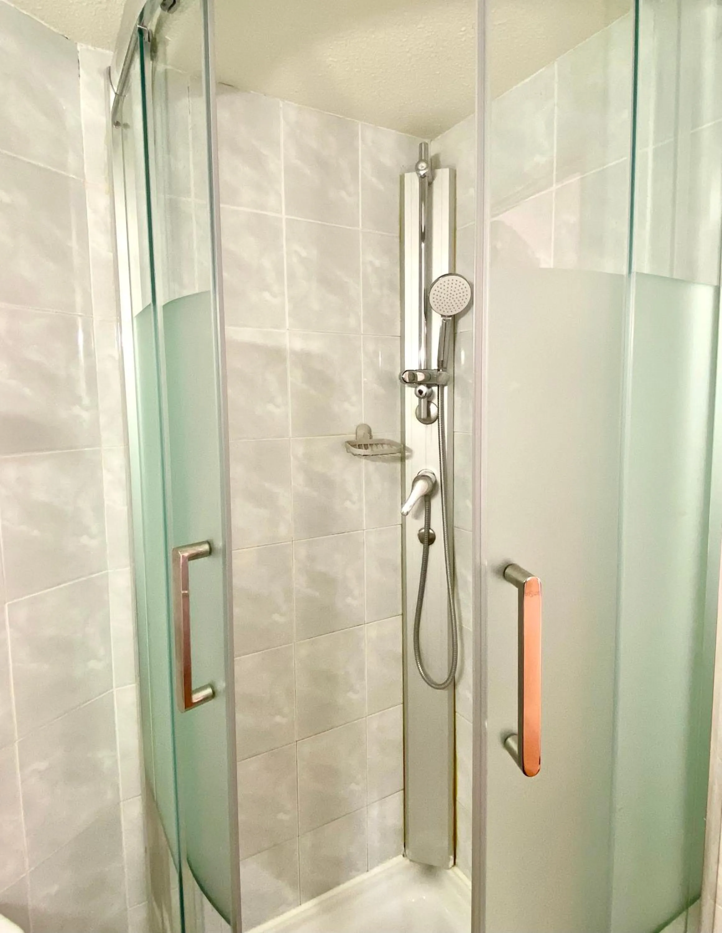 Shower in Hotel Le Village