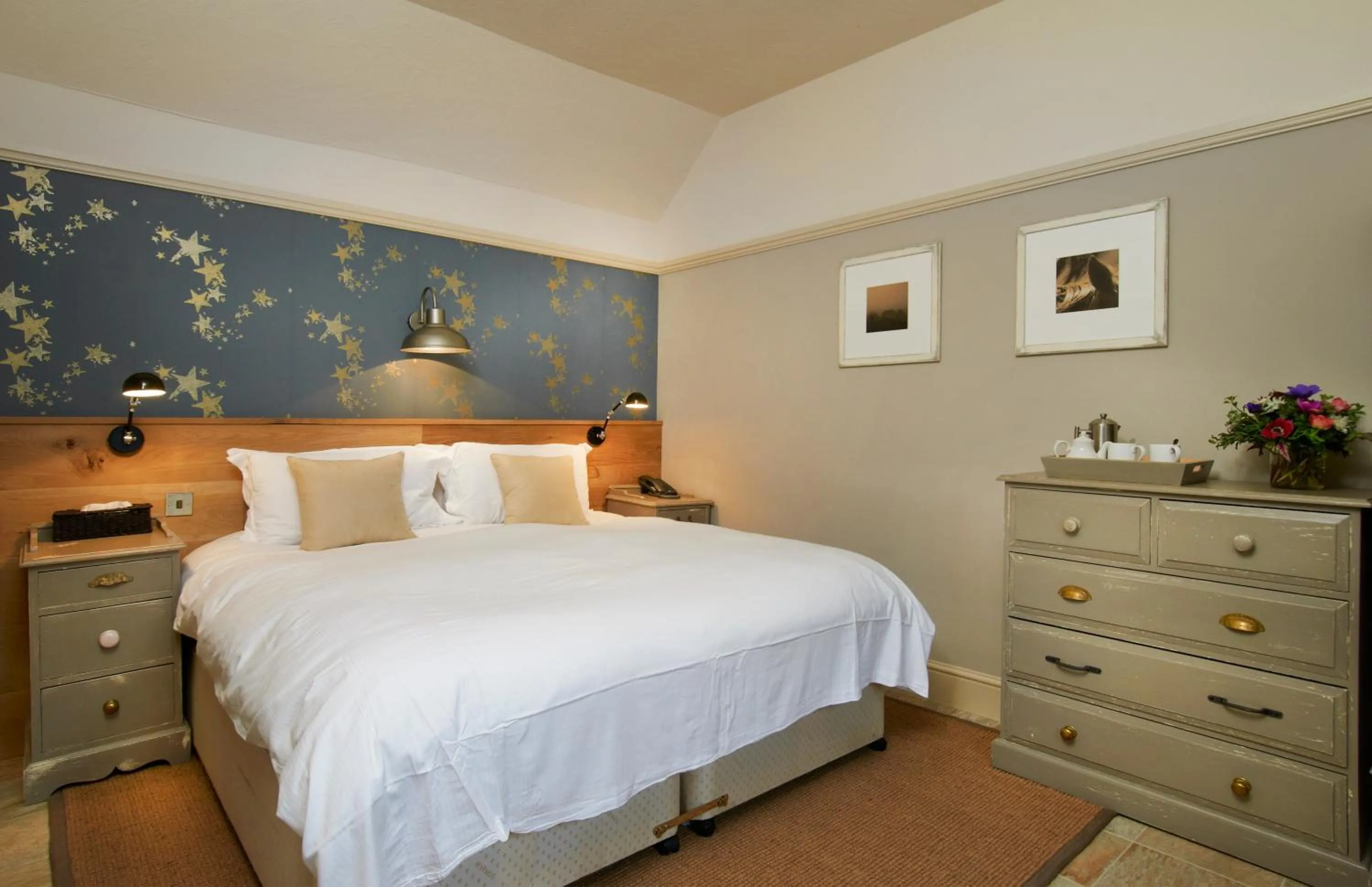 Photo of the whole room, Bed in The Museum Inn