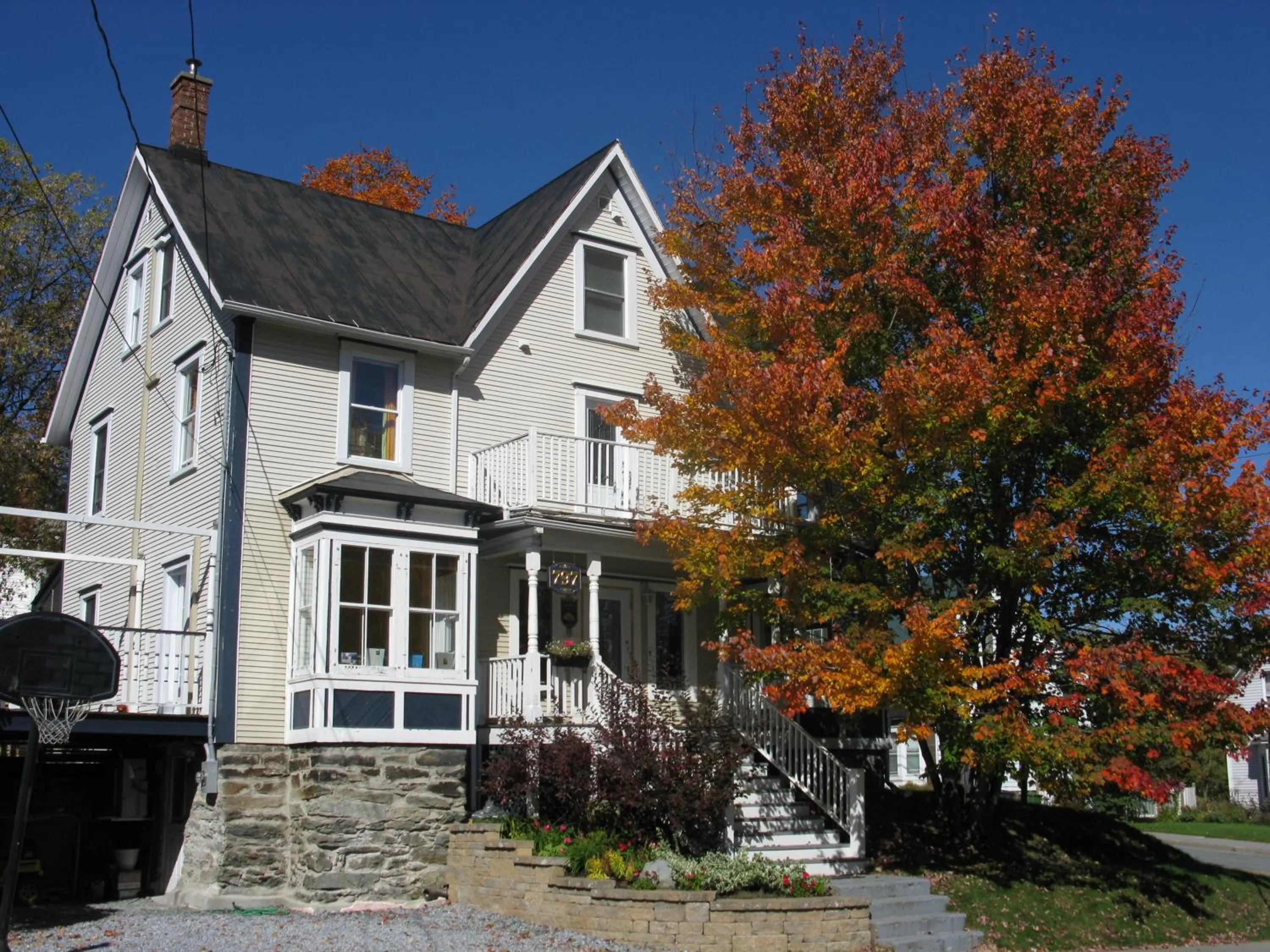 Facade/entrance in Auberge Marquis de Montcalm