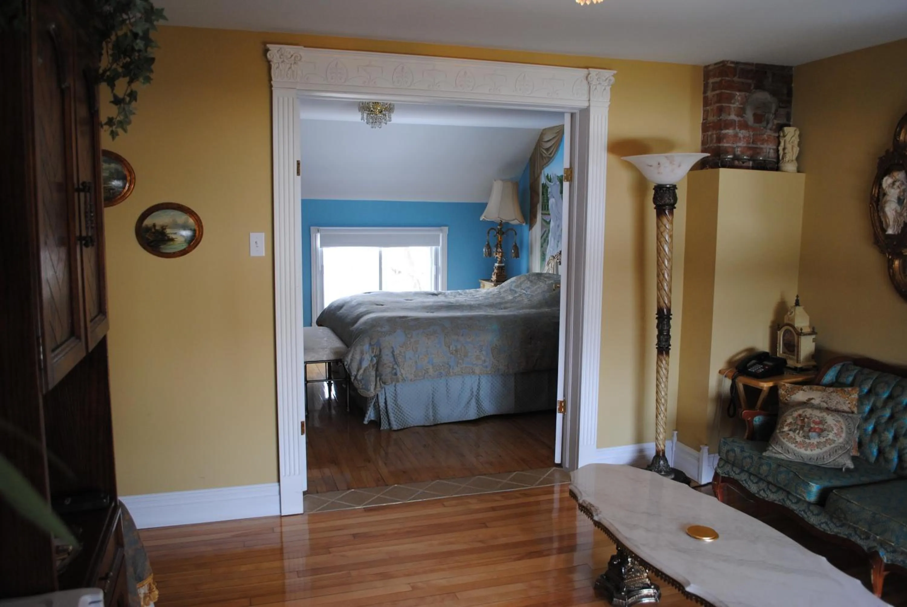 Bed in Auberge Marquis de Montcalm