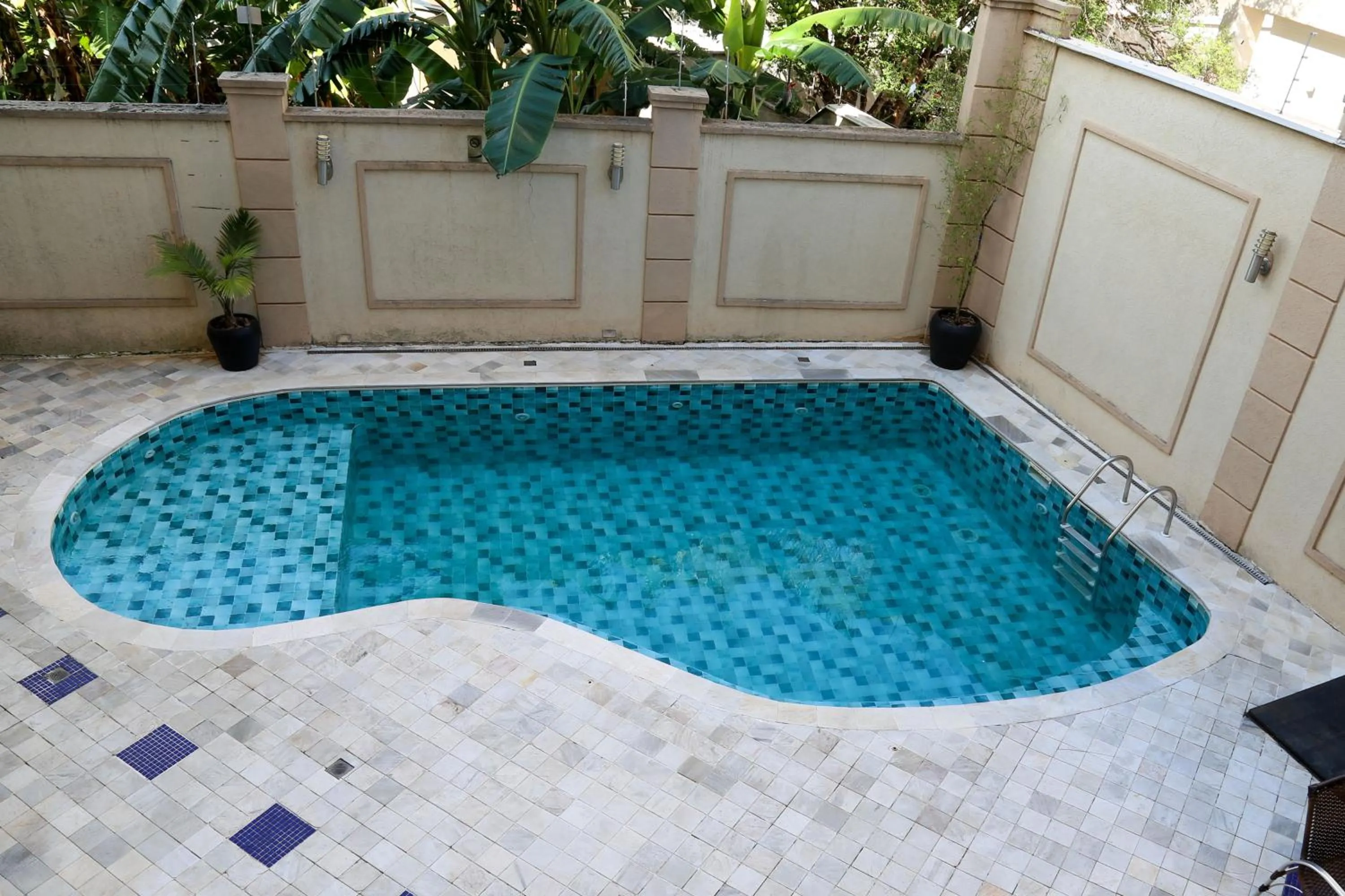 Swimming pool in Class Hotel Guaxupé