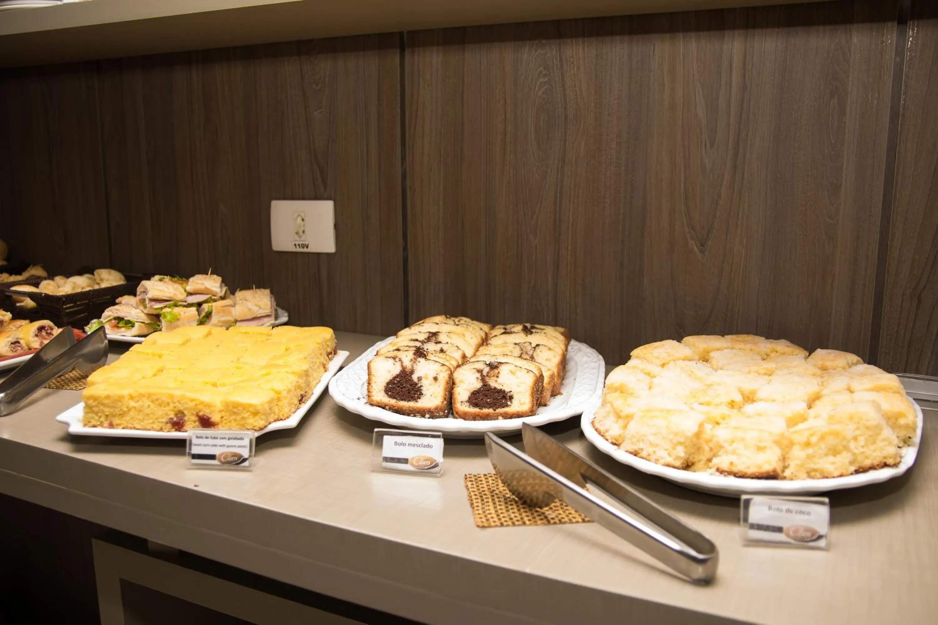 Buffet breakfast in Class Hotel Guaxupé