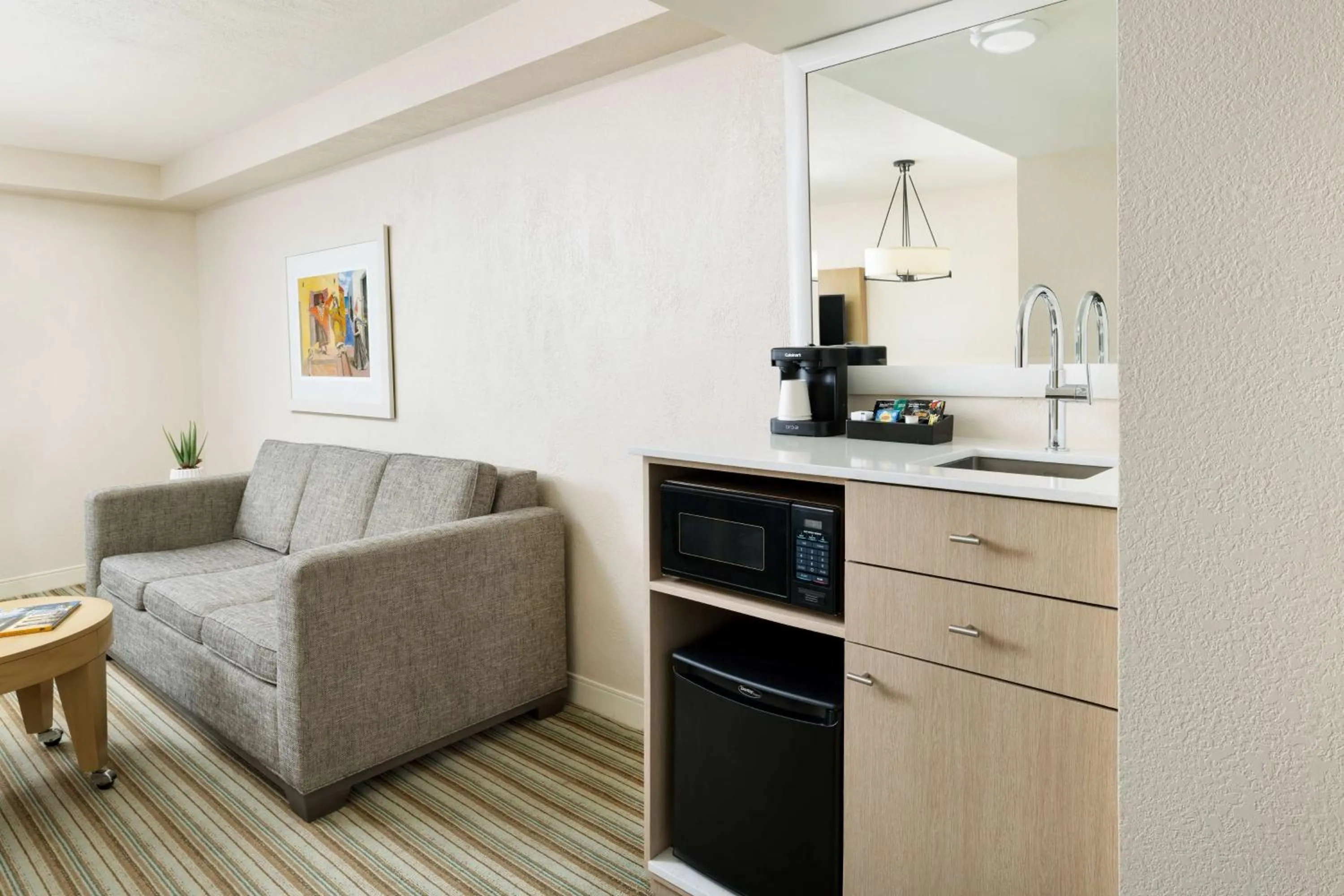 Living room in Embassy Suites by Hilton San Juan - Hotel & Casino