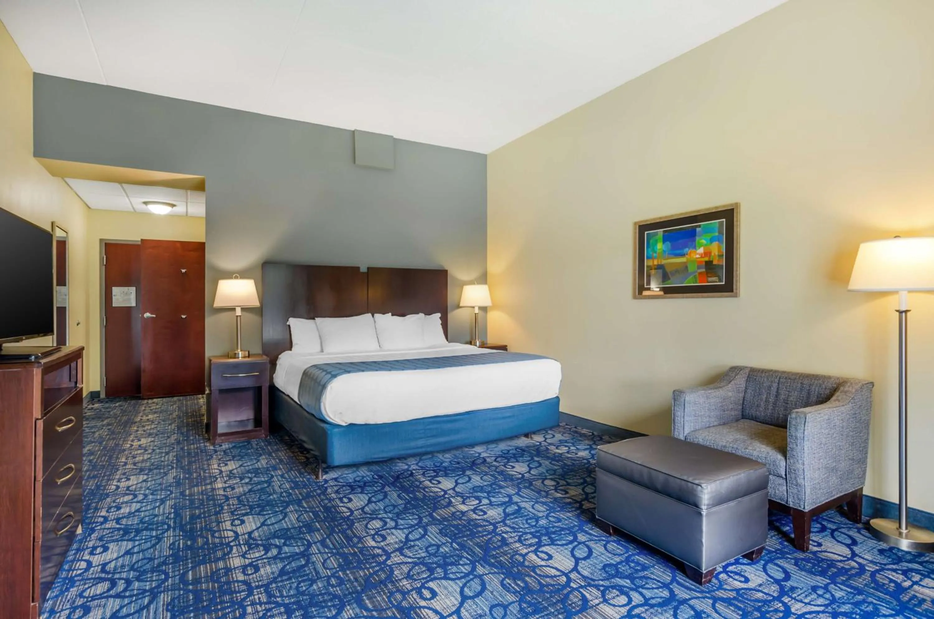 Bedroom, Bed in Best Western Plus Waynesboro